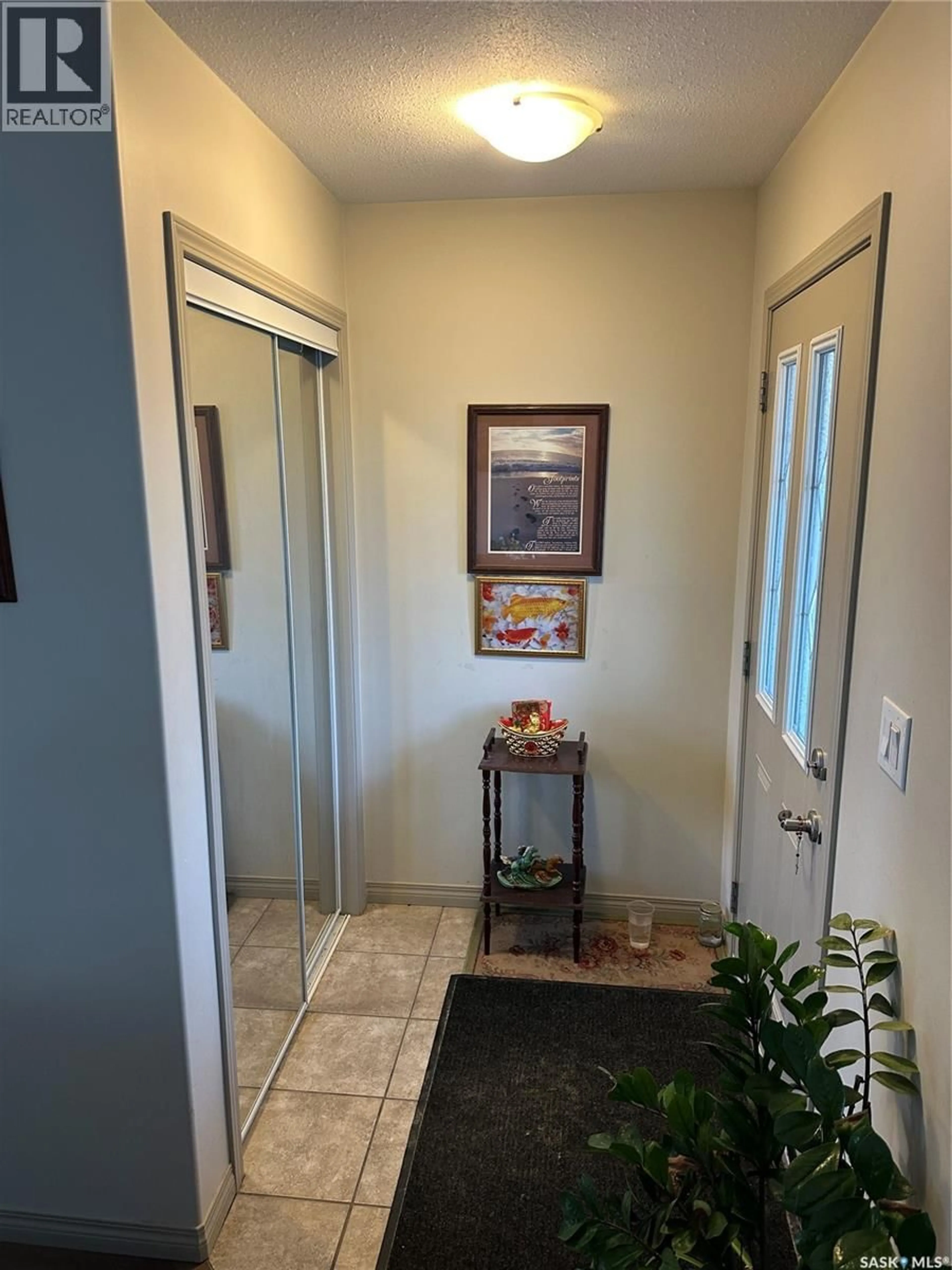 Indoor entryway for 902 GLENVIEW COVE, Martensville Saskatchewan S0K0A2
