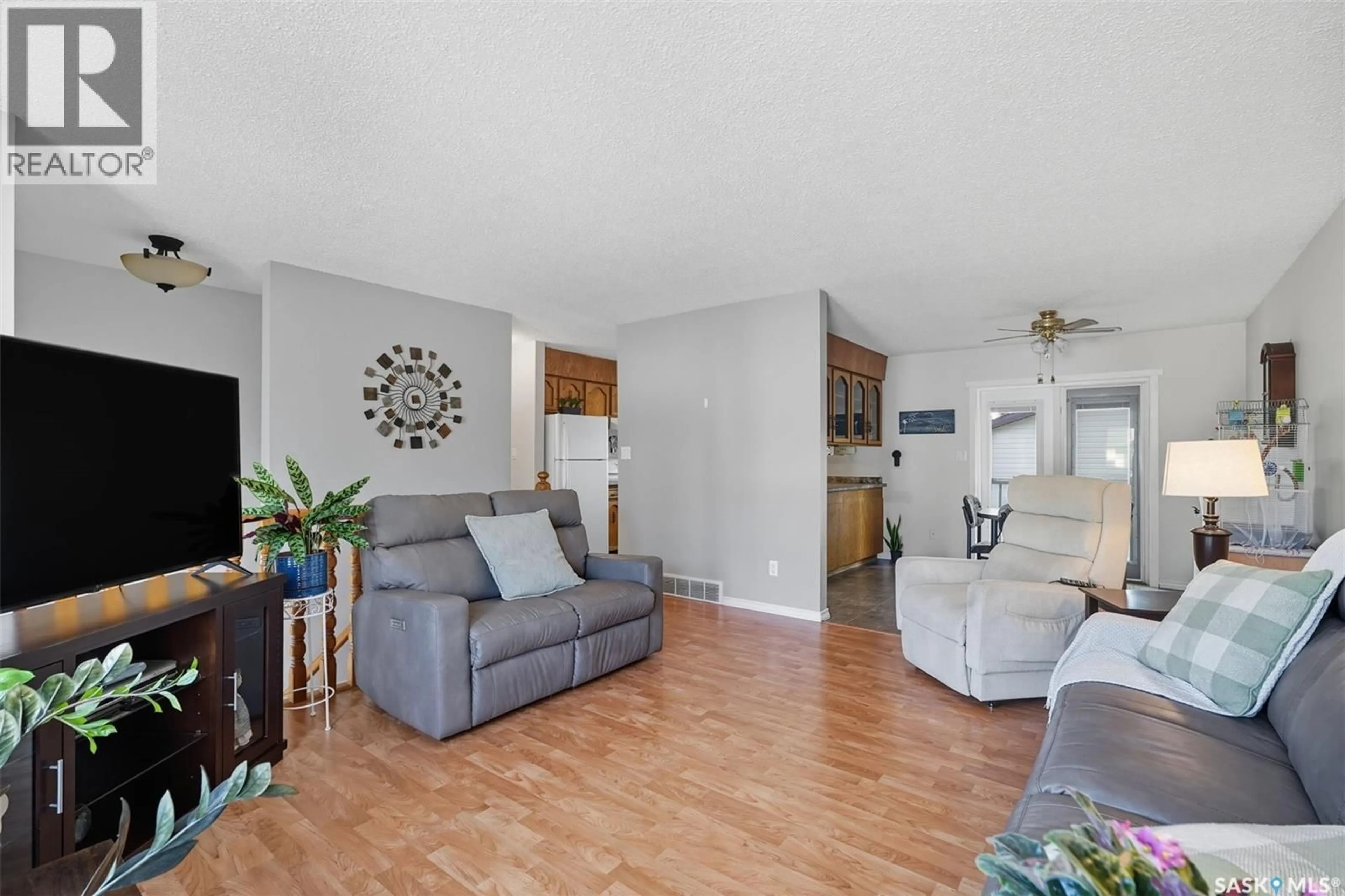 Living room with furniture, unknown for 509 NESBITT LANE, Saskatoon Saskatchewan S7L6T5