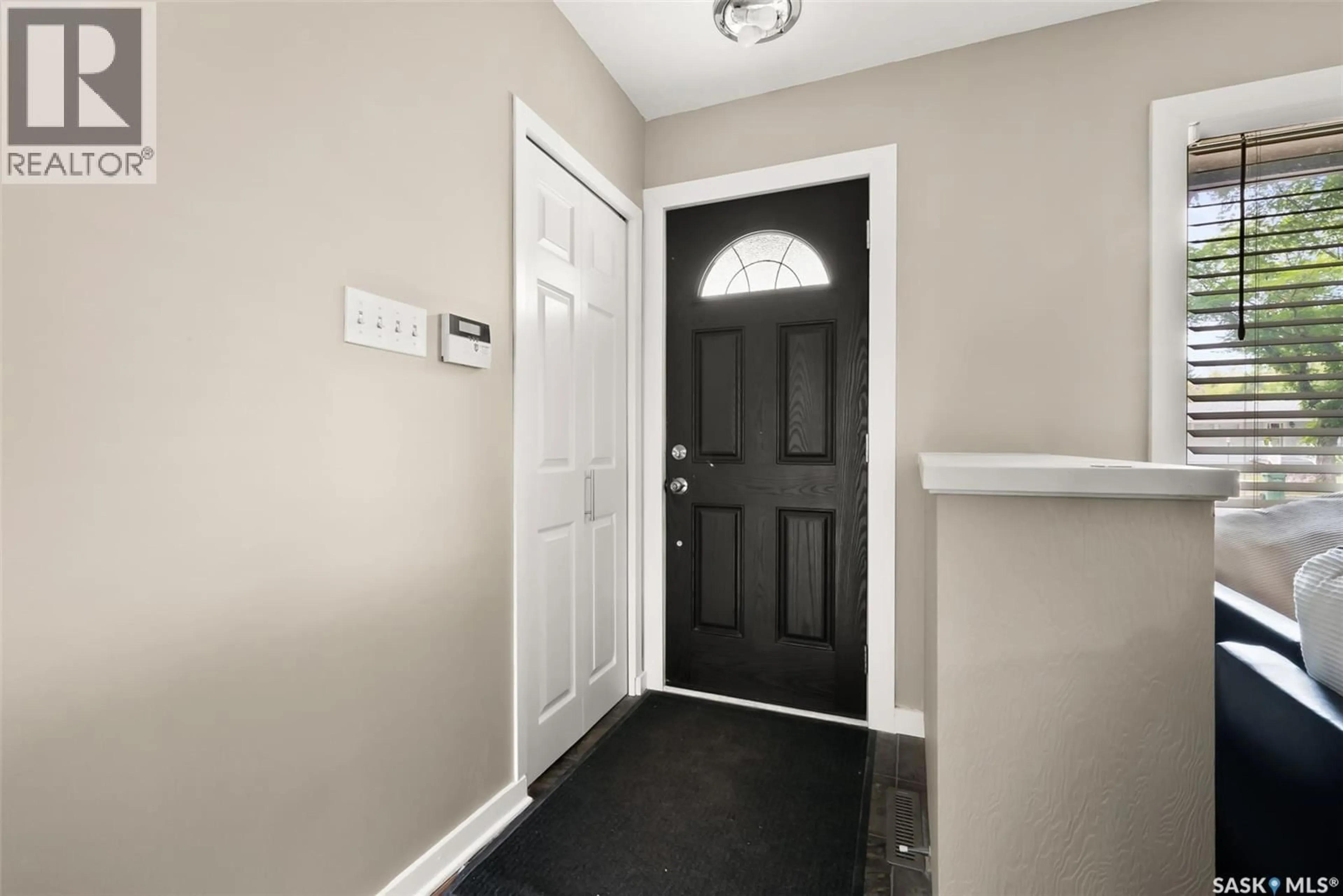 Indoor entryway for 2213 GRANT ROAD, Regina Saskatchewan S4S5C9