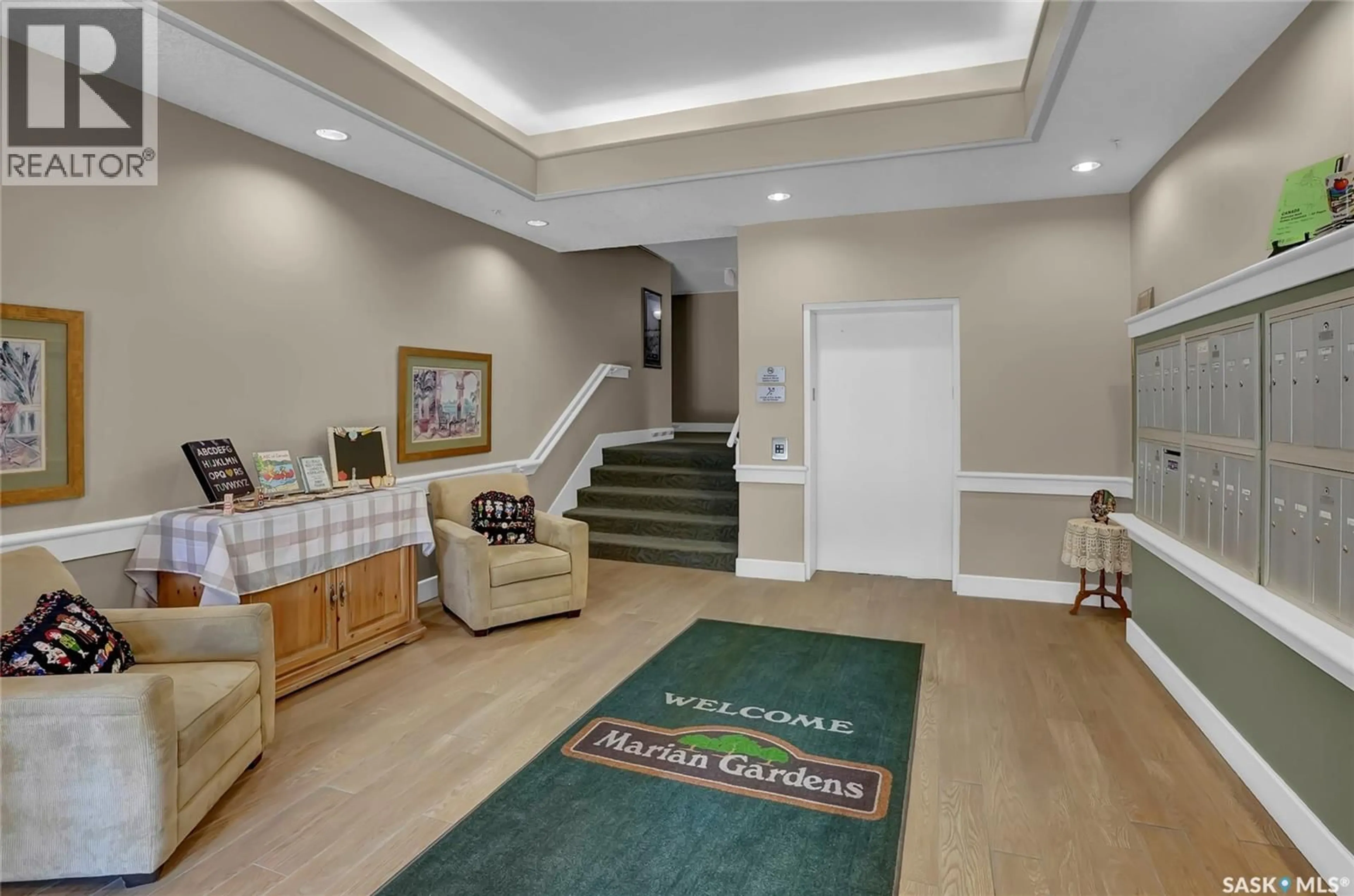 Indoor foyer for 327 2530 25TH AVENUE, Regina Saskatchewan S4S4E6