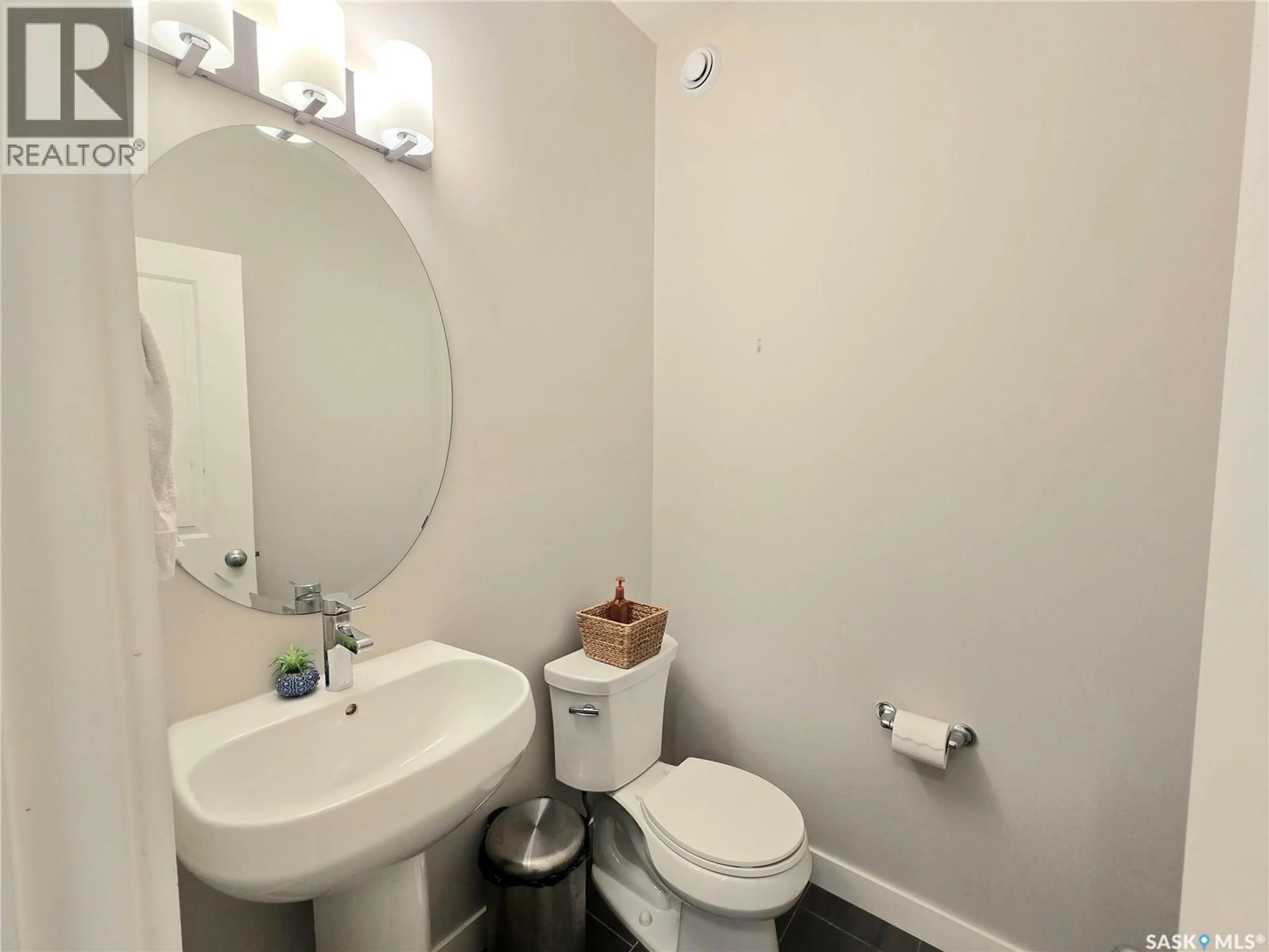 Standard bathroom, floor is not visible for 218 BRIGHTON GATE, Saskatoon Saskatchewan S7V0P6