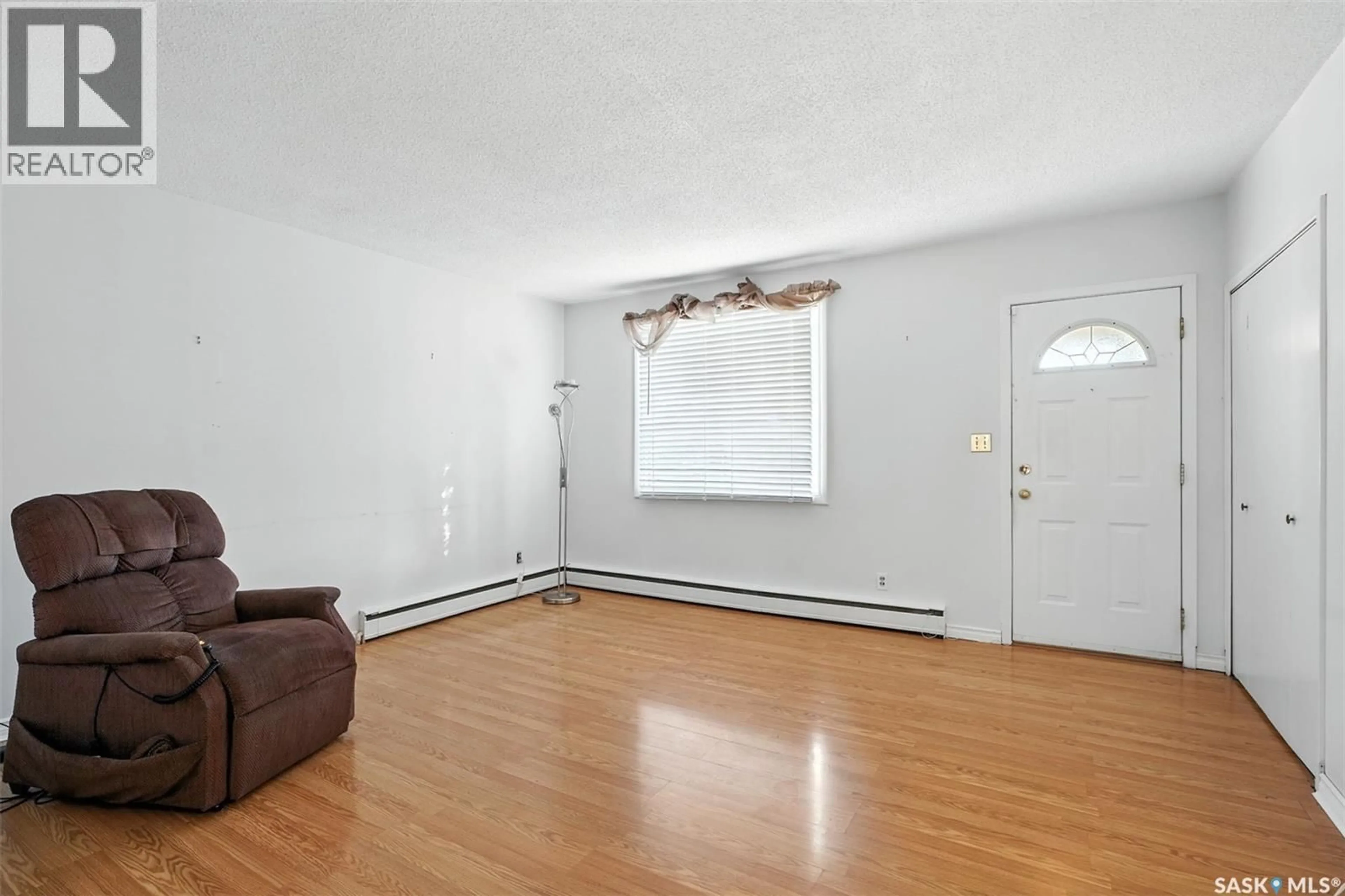A pic of a room for 731 O AVENUE, Saskatoon Saskatchewan S7M2S4
