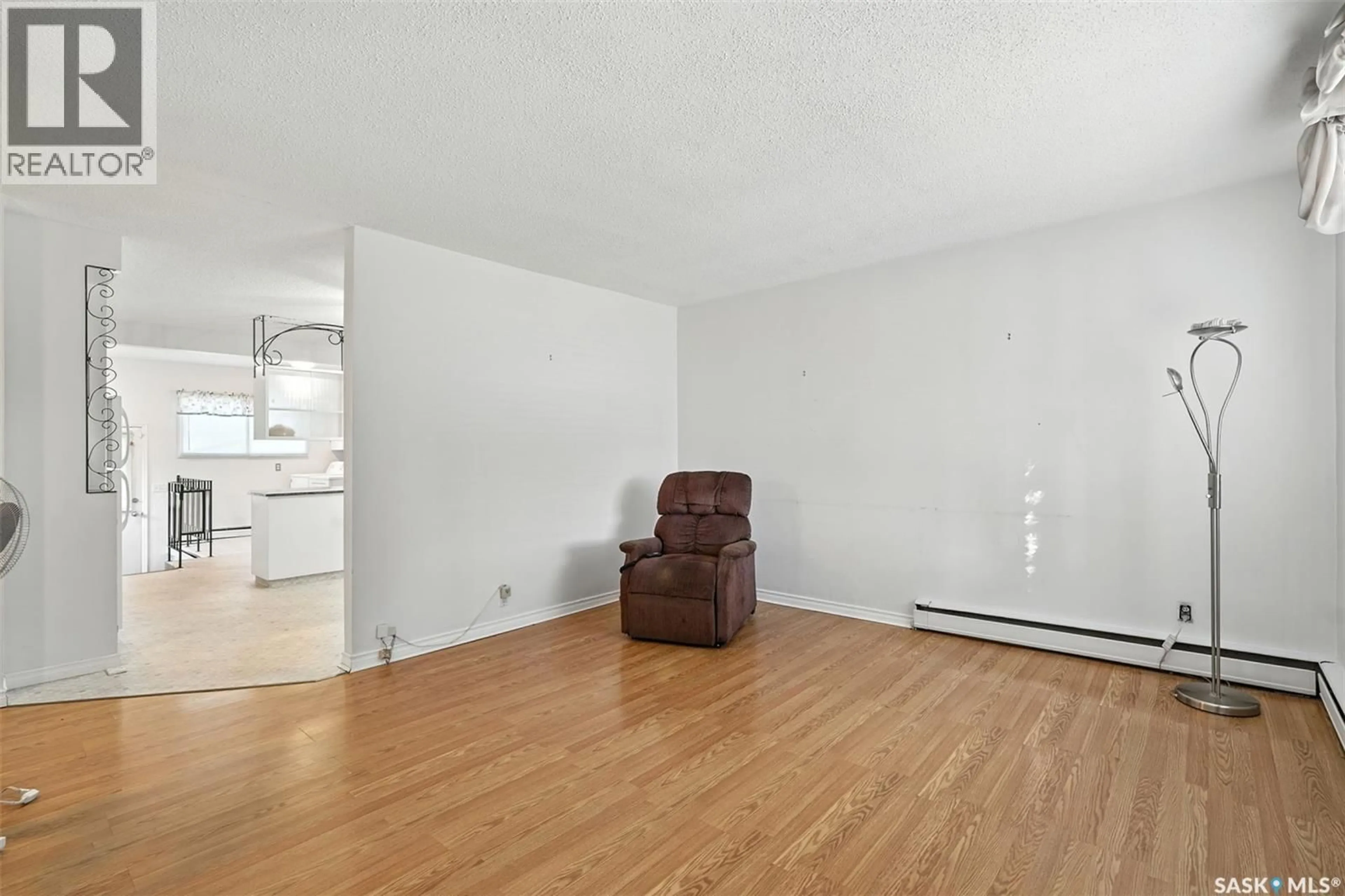 A pic of a room for 731 O AVENUE, Saskatoon Saskatchewan S7M2S4