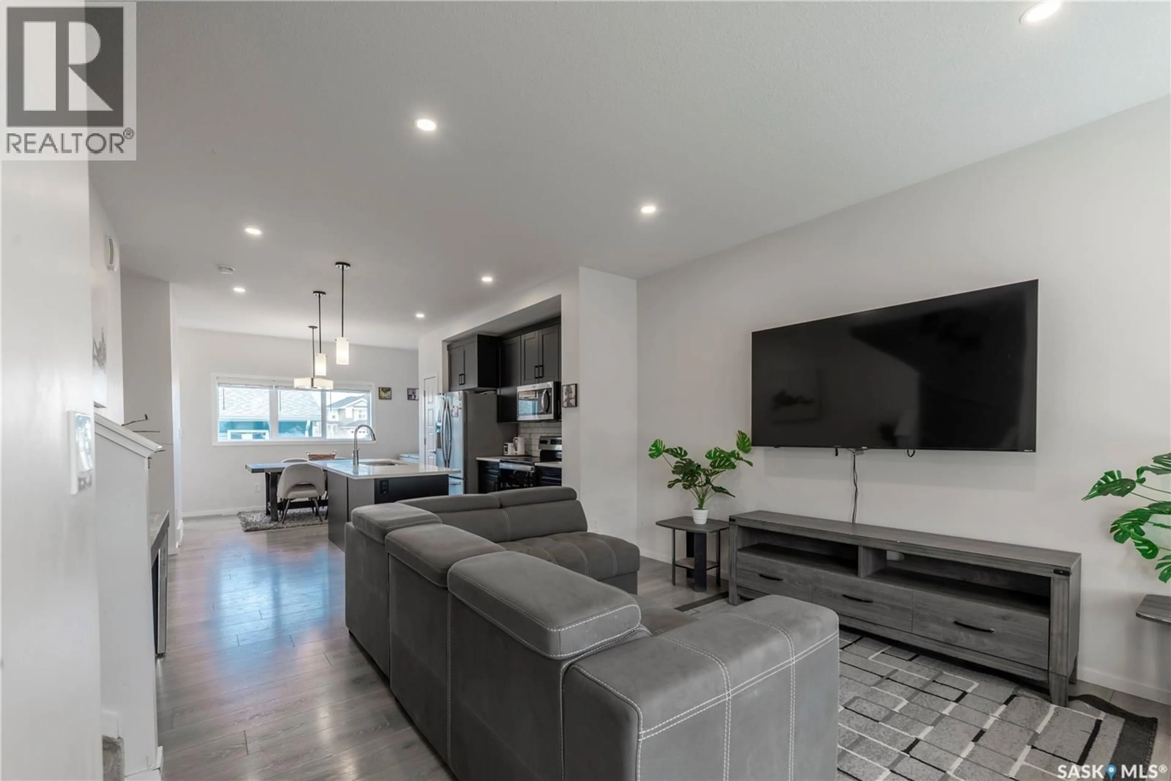 Home theater for 7628 MAPLEFORD BOULEVARD, Regina Saskatchewan S4Y0H1