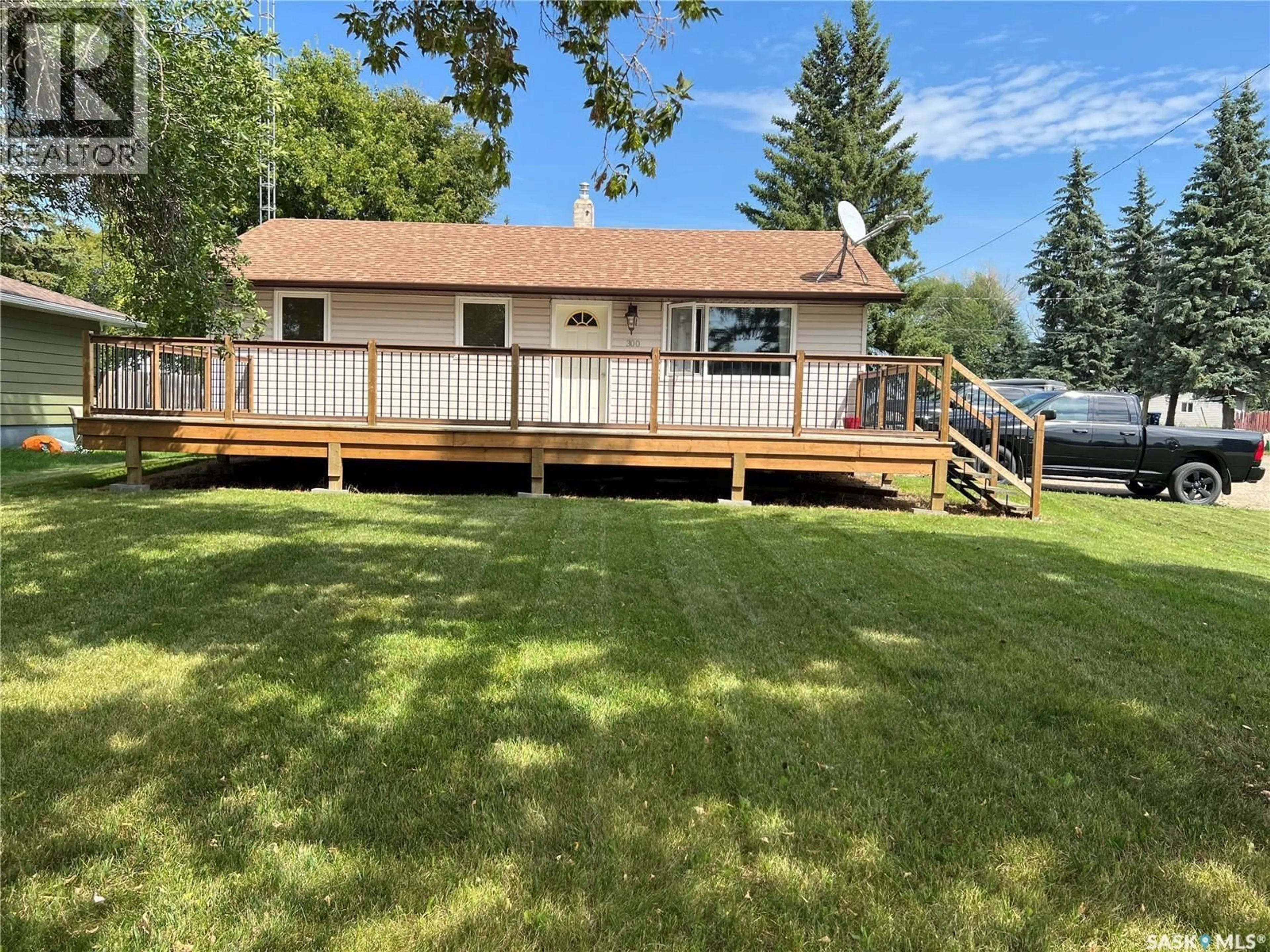 A pic from outside/outdoor area/front of a property/back of a property/a pic from drone, water/lake/river/ocean view for 300 1ST AVENUE, Gerald Saskatchewan S0A1B0