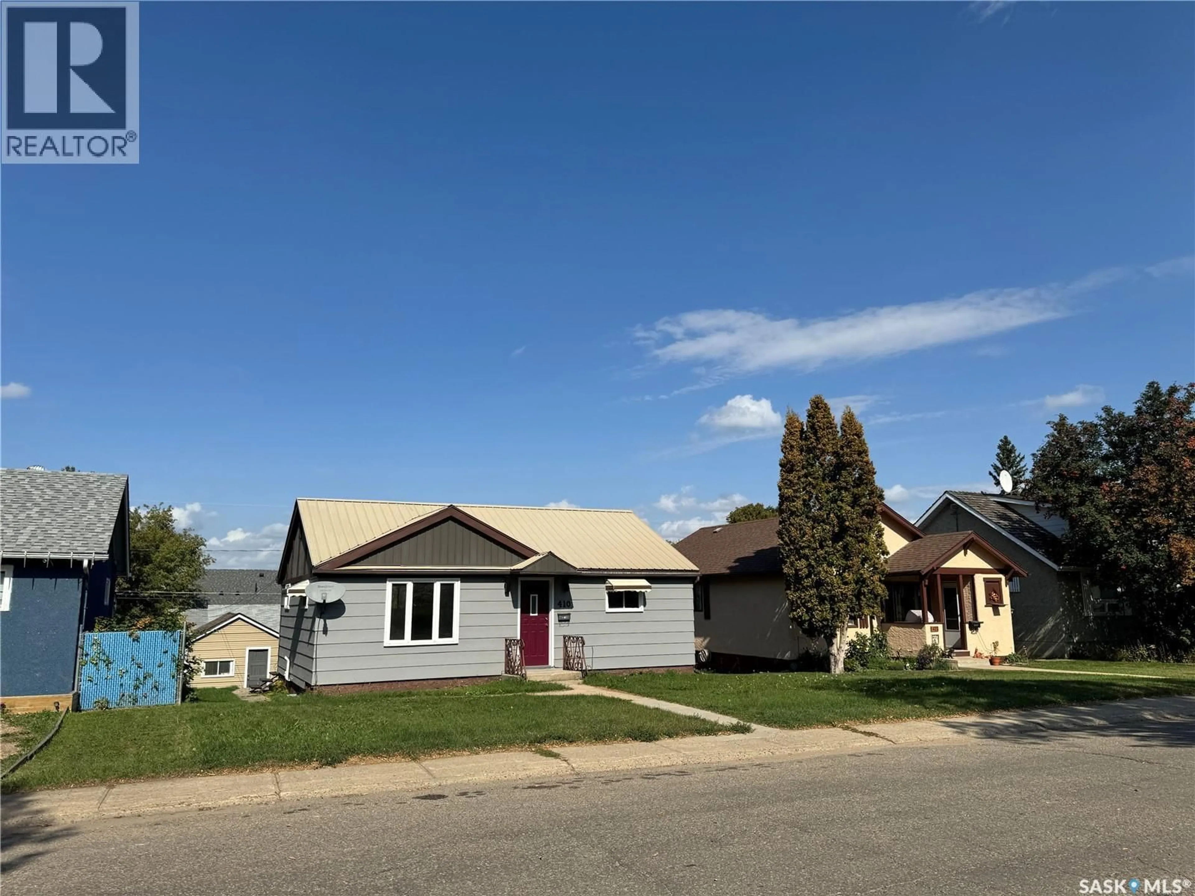 A pic from outside/outdoor area/front of a property/back of a property/a pic from drone, street for 410 20TH STREET, Prince Albert Saskatchewan S6V1L1
