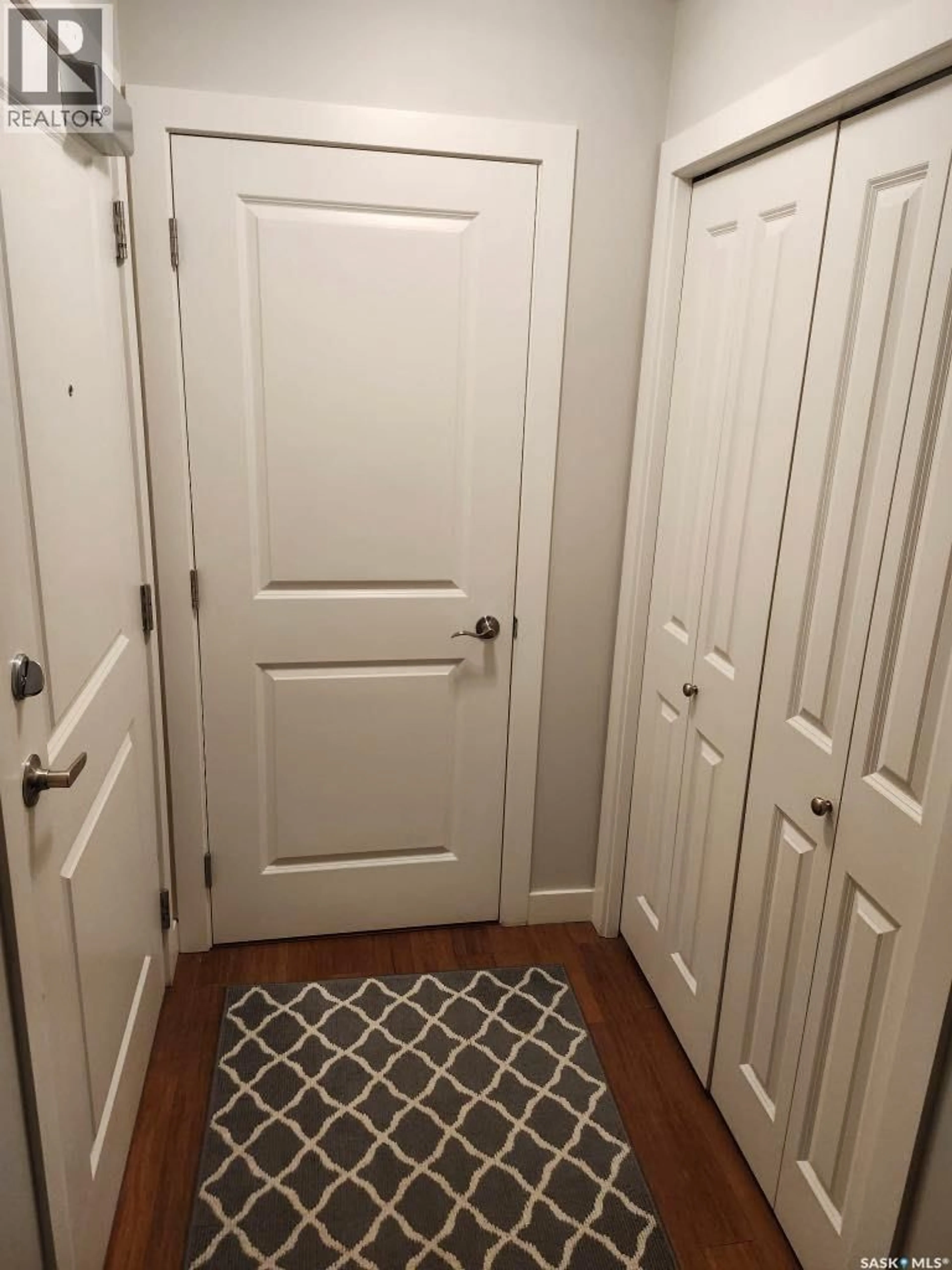 Indoor entryway for B 415 - 104 HUNTER ROAD, Saskatoon Saskatchewan S7T0J9