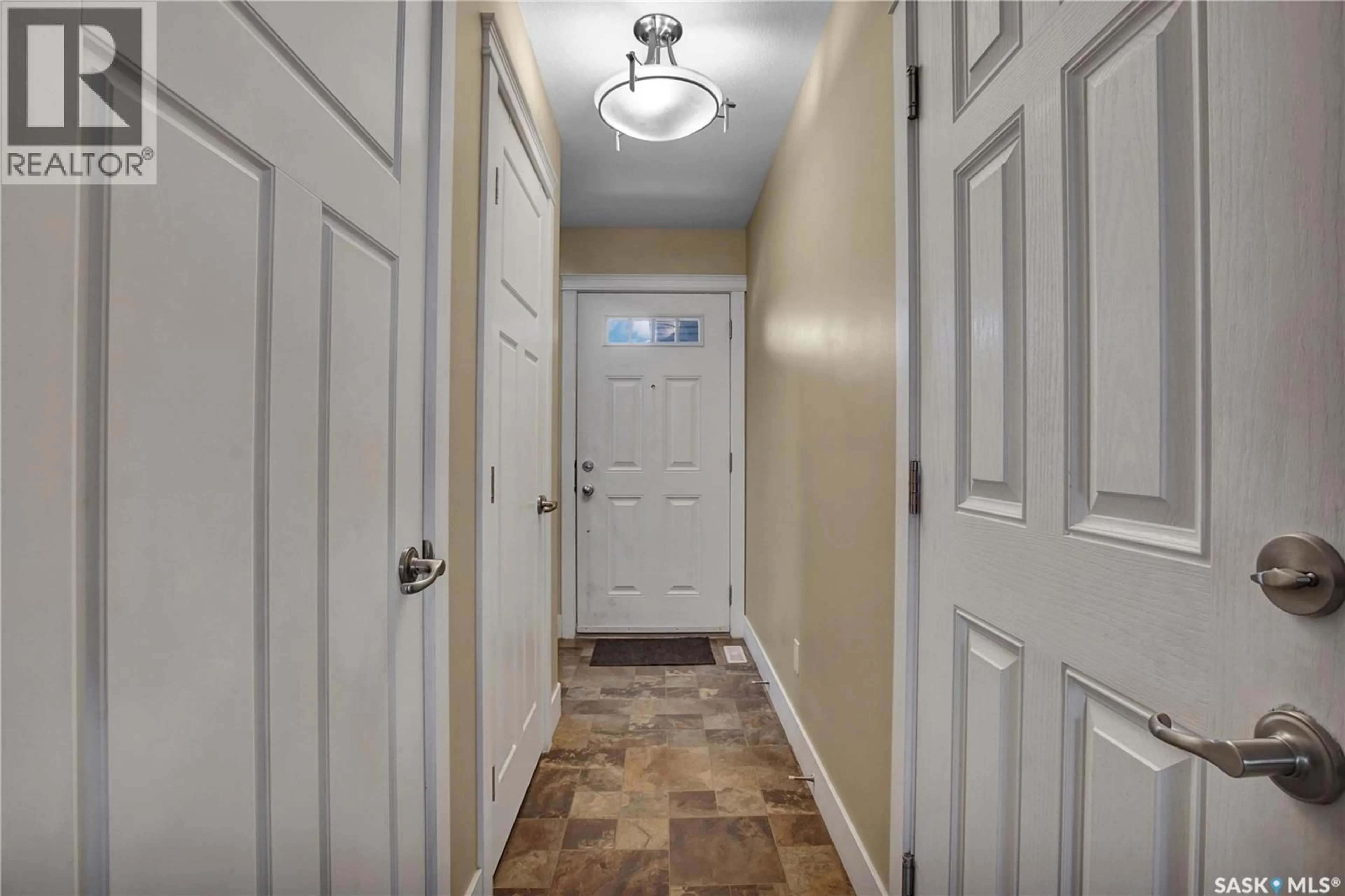 Indoor entryway for #121 - 901 4TH STREET, Martensville Saskatchewan S0K2T0