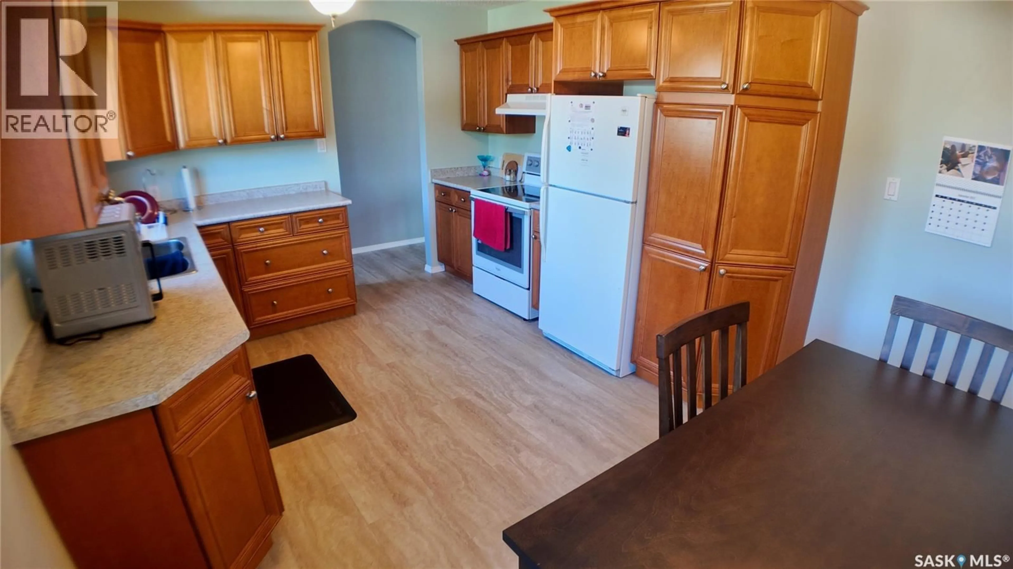 Standard kitchen, wood/laminate floor for 62 20TH STREET, Battleford Saskatchewan S0M0E0