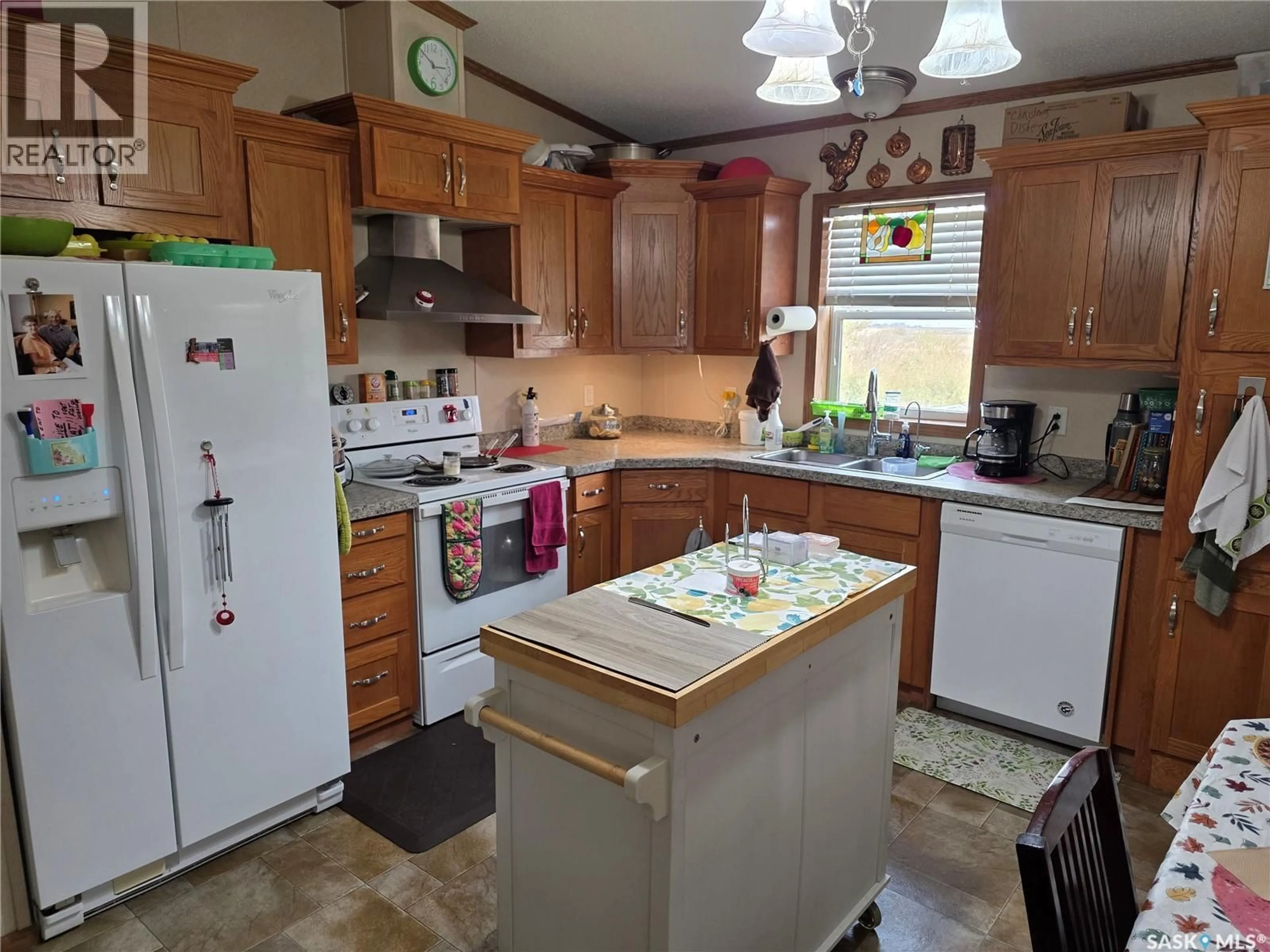 Standard kitchen, unknown for 102 HERBERT STREET, Hawarden Saskatchewan S0H1Y0