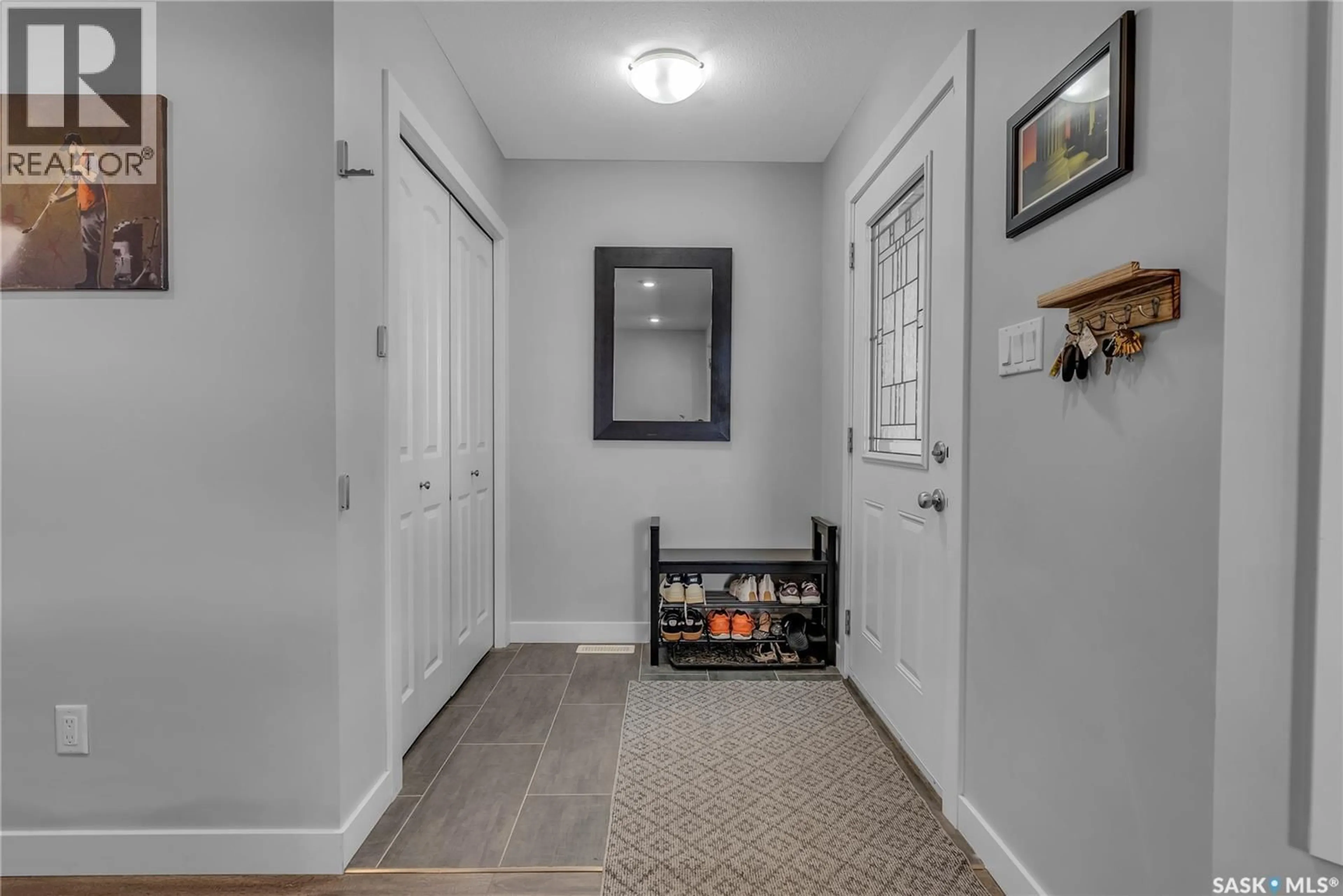Indoor entryway for 131 106TH STREET, Saskatoon Saskatchewan S7N1N6