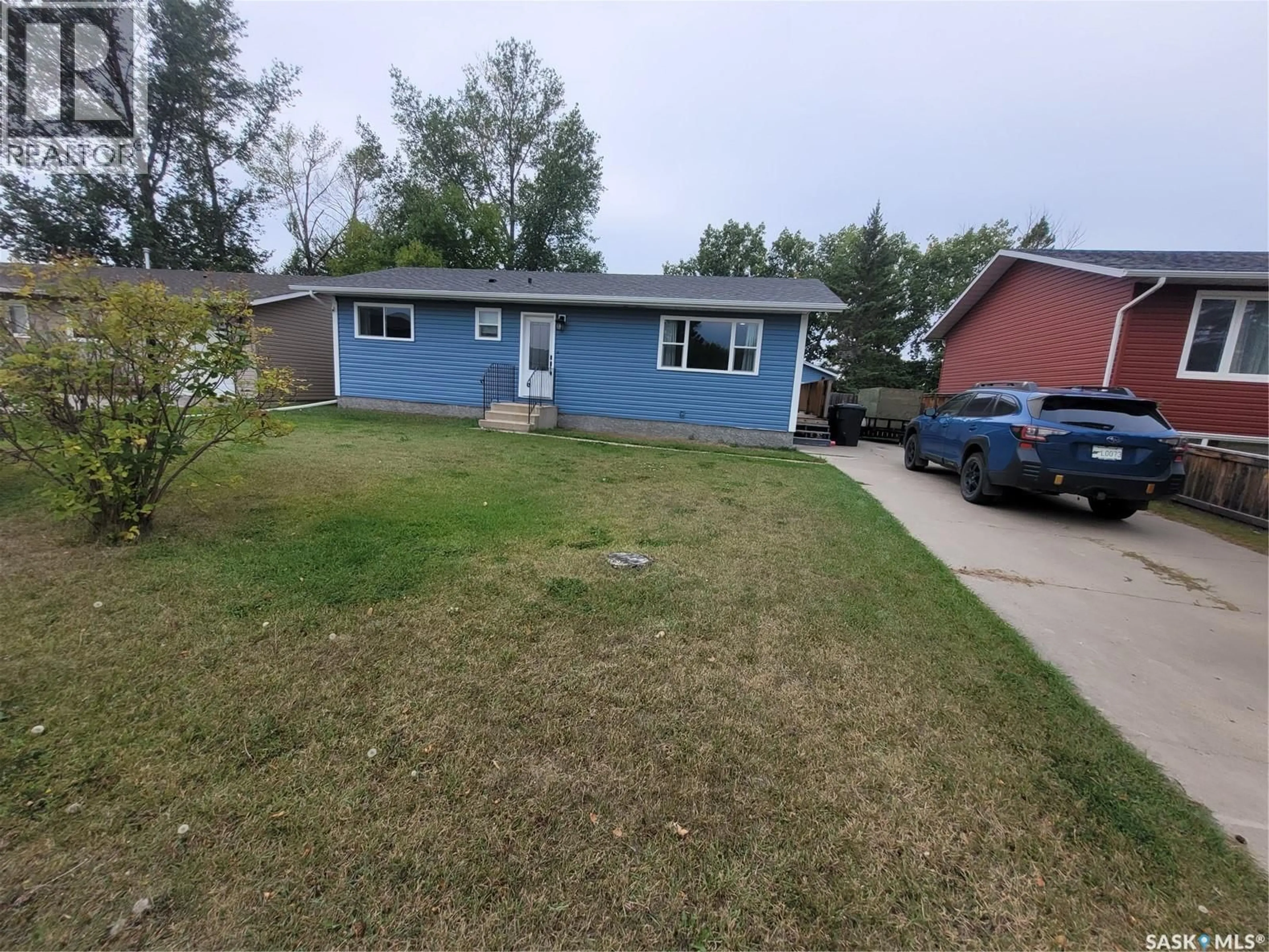 A pic from outside/outdoor area/front of a property/back of a property/a pic from drone, street for 303 WALL STREET, Dalmeny Saskatchewan S0K1E0