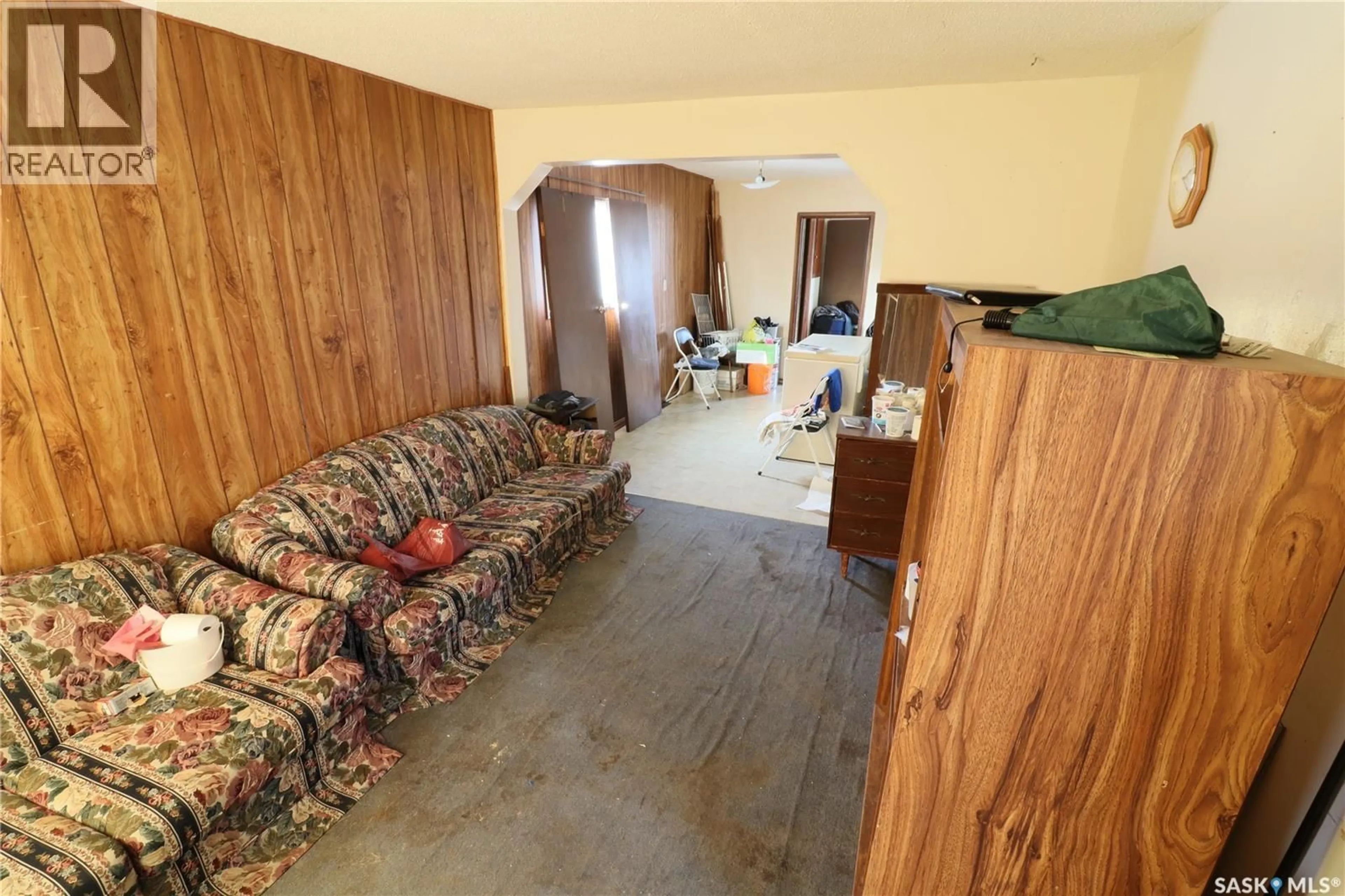 A pic of a room for 349 X AVENUE, Saskatoon Saskatchewan S7M3H5