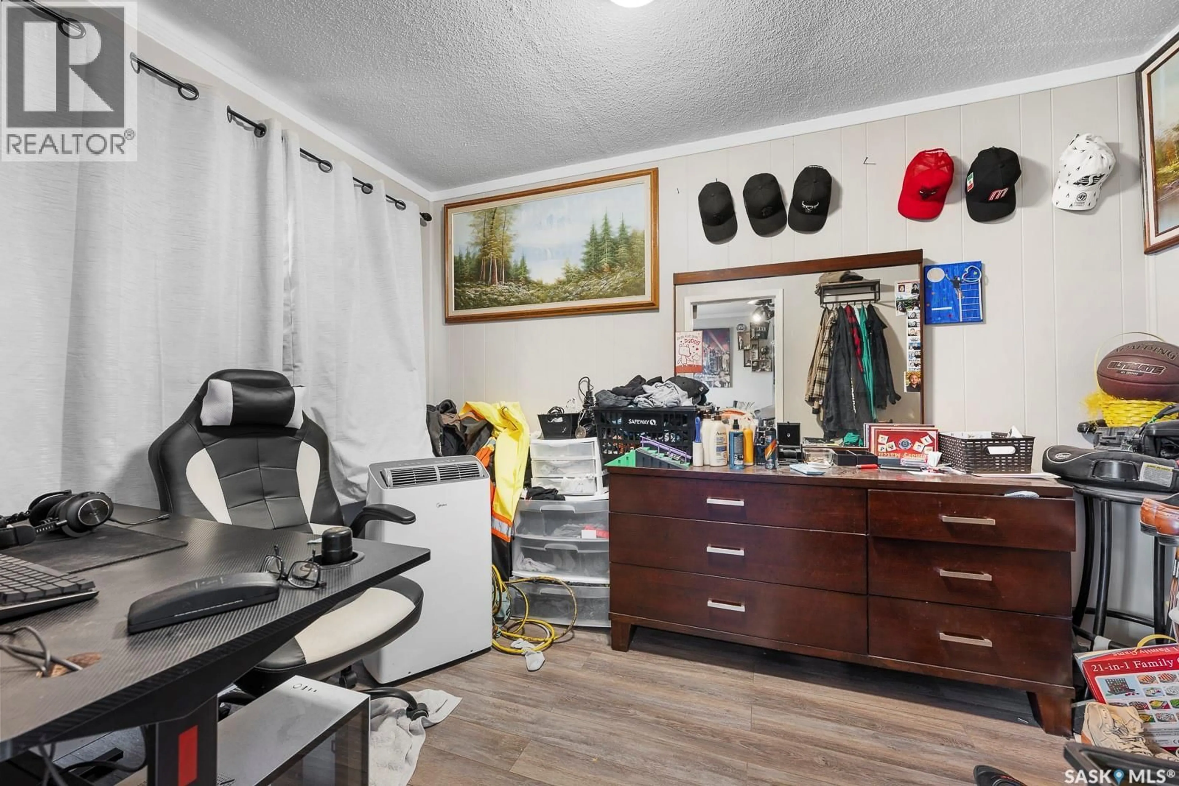 A pic of a room for 451 LORNE STREET, Regina Saskatchewan S4R2J5