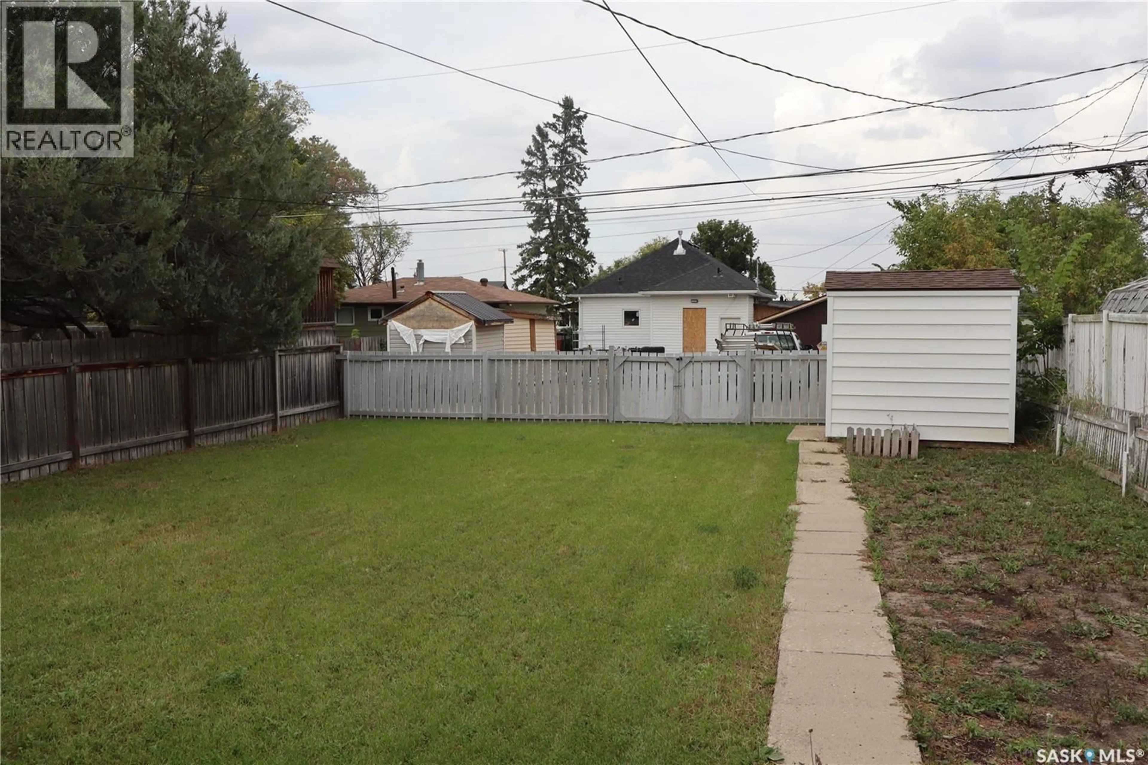 A pic from outside/outdoor area/front of a property/back of a property/a pic from drone, street for 505 2ND AVENUE, Assiniboia Saskatchewan S0H0B0