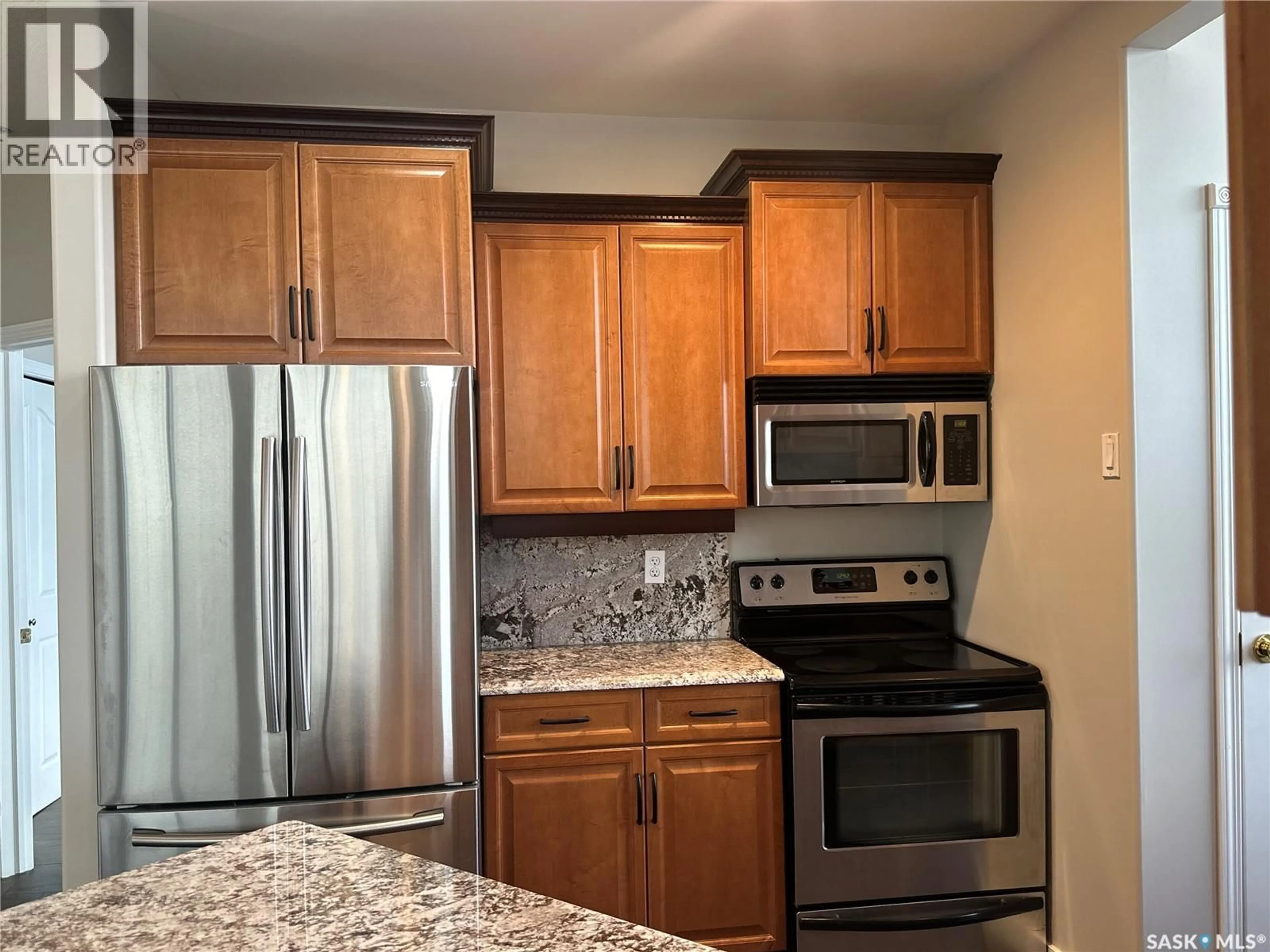 Standard kitchen, unknown for 1203 1901 VICTORIA AVENUE, Regina Saskatchewan S4P3R4