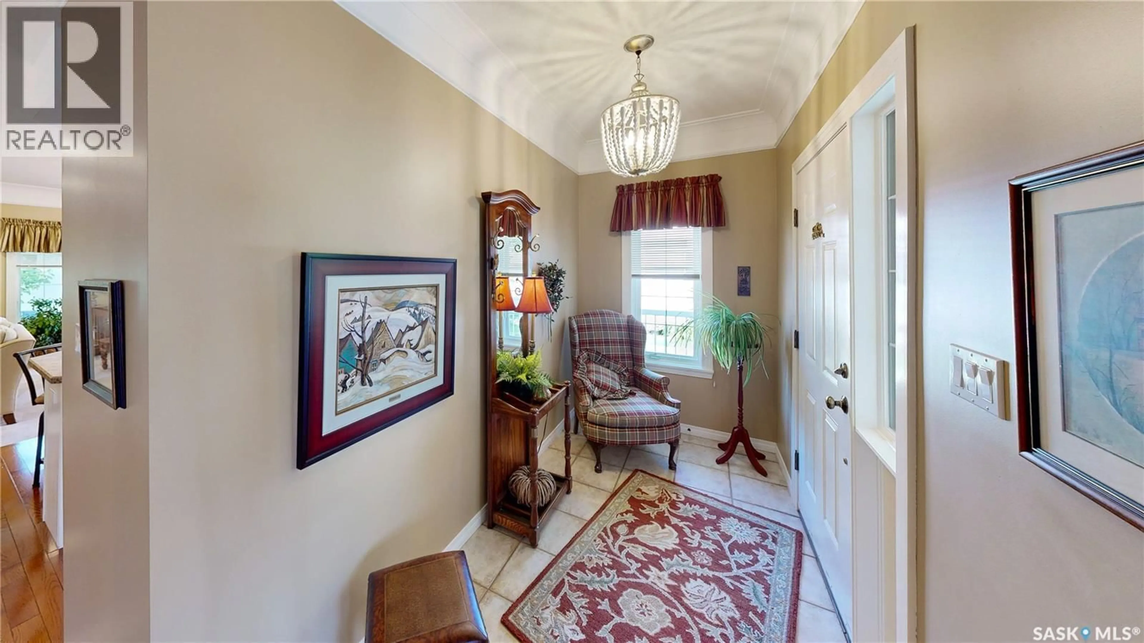 Indoor entryway for 16 WINTERGREEN BAY, Regina Saskatchewan S4S7G2