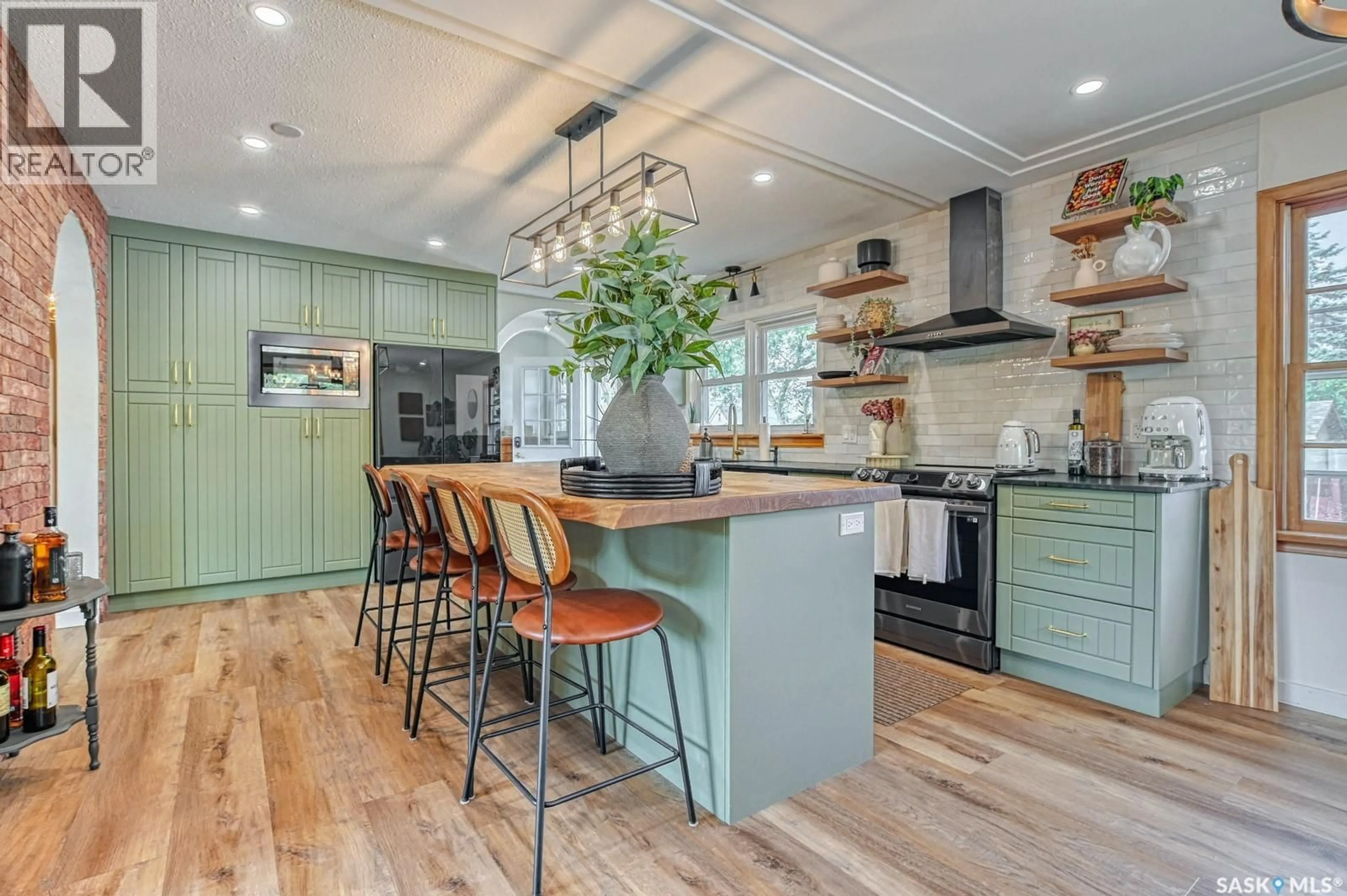 Open concept kitchen, unknown for 70 PETER AVENUE, Lumsden Saskatchewan S0G3C0