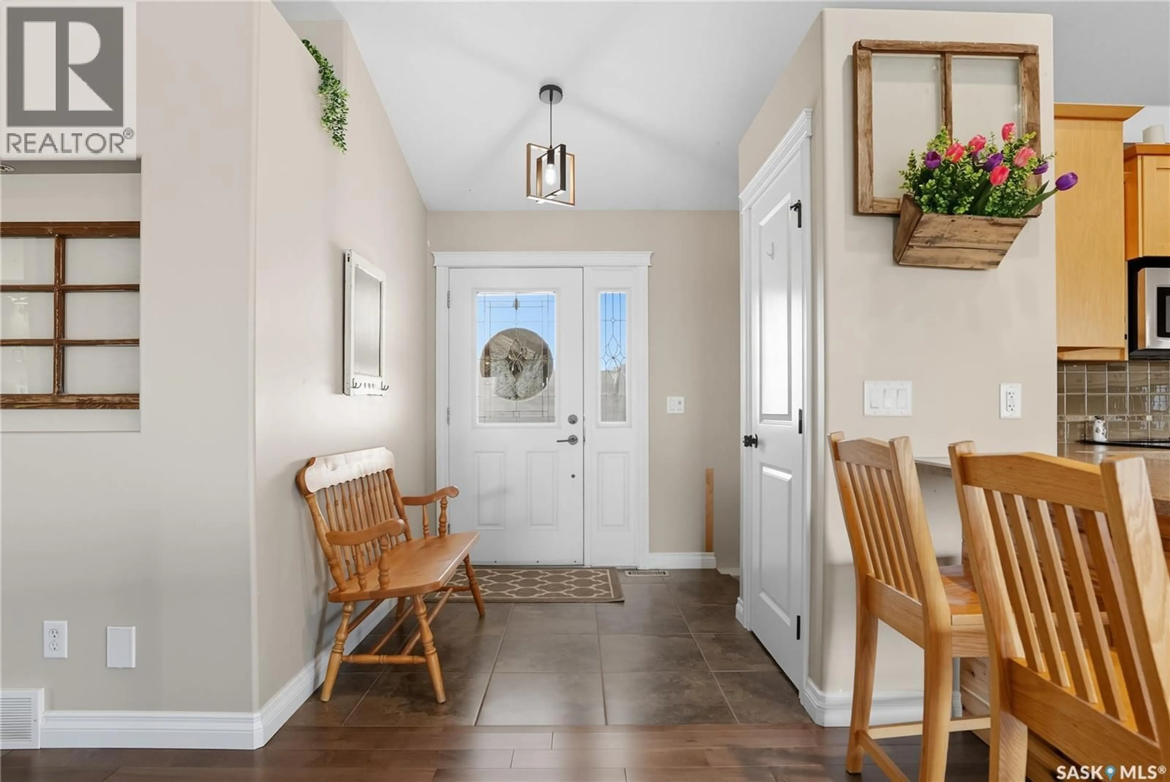 Indoor entryway for 100 CEDAR CRESCENT, Osler Saskatchewan S0K3A0
