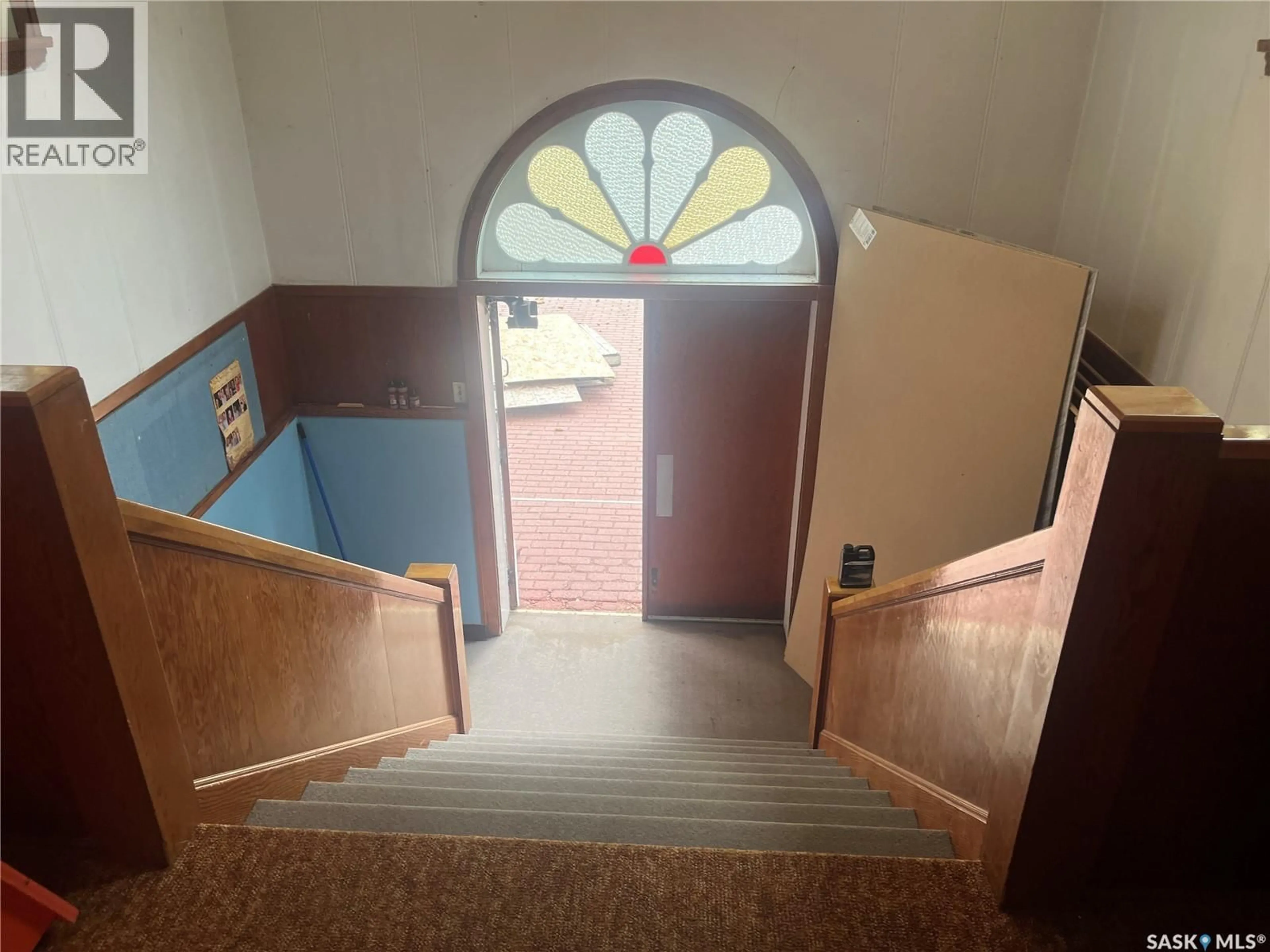 Indoor foyer for 121 QUEEN STREET, Quinton Saskatchewan S0A3G0