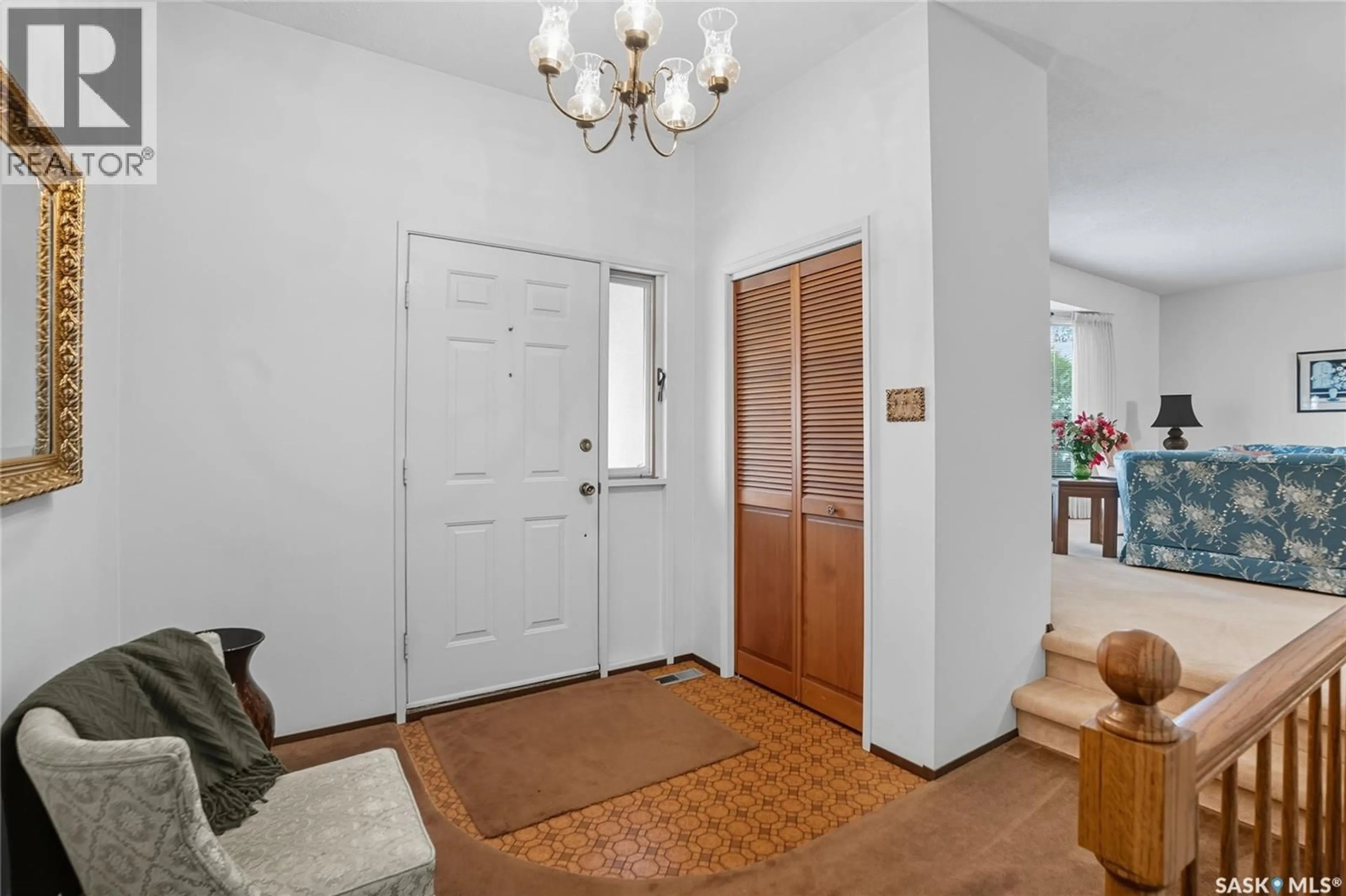 Indoor entryway for 727 COSTIGAN PLACE, Saskatoon Saskatchewan S7J3R3