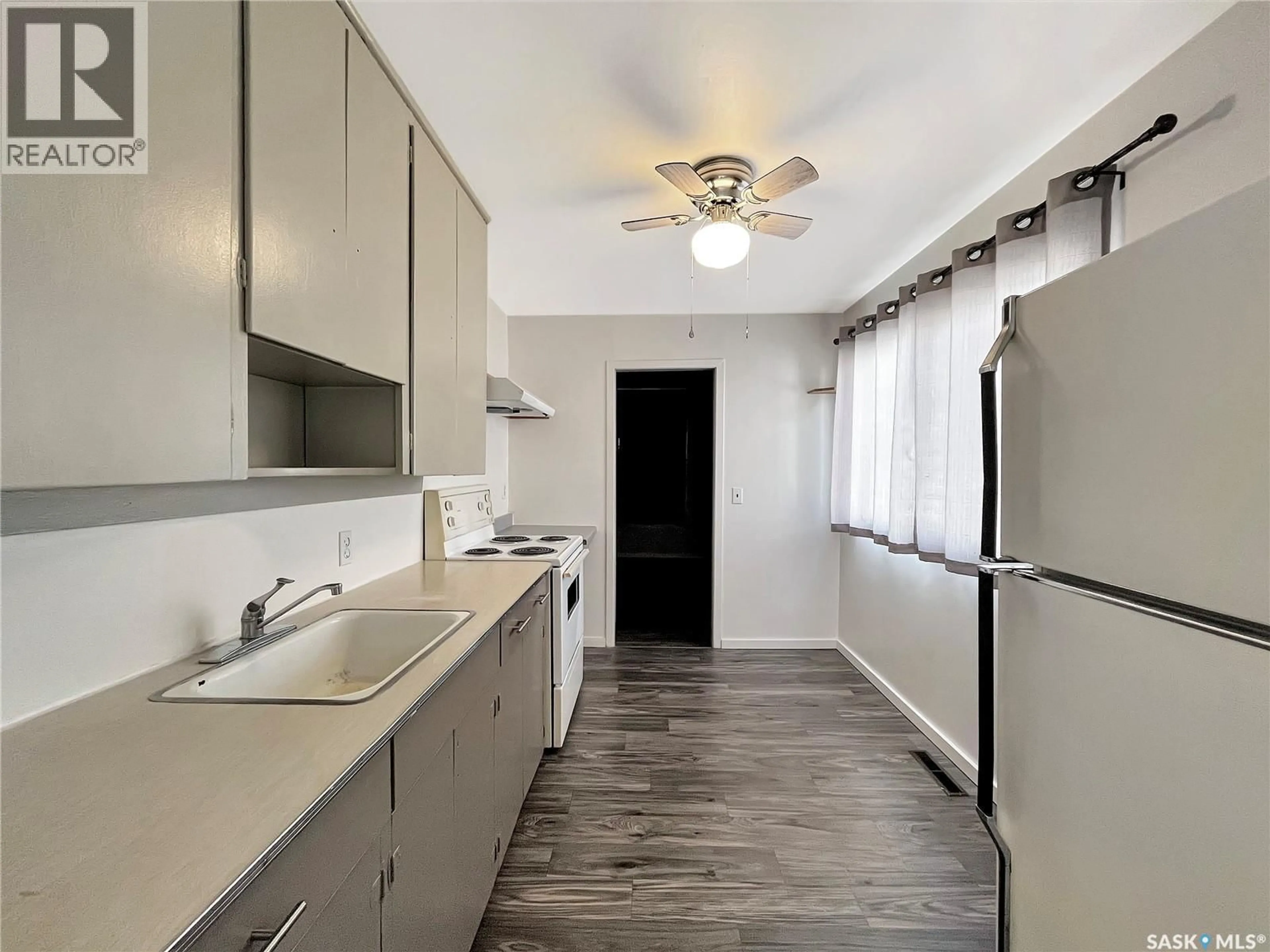 Standard kitchen, unknown for 755 4TH STREET, Prince Albert Saskatchewan S6V0K4