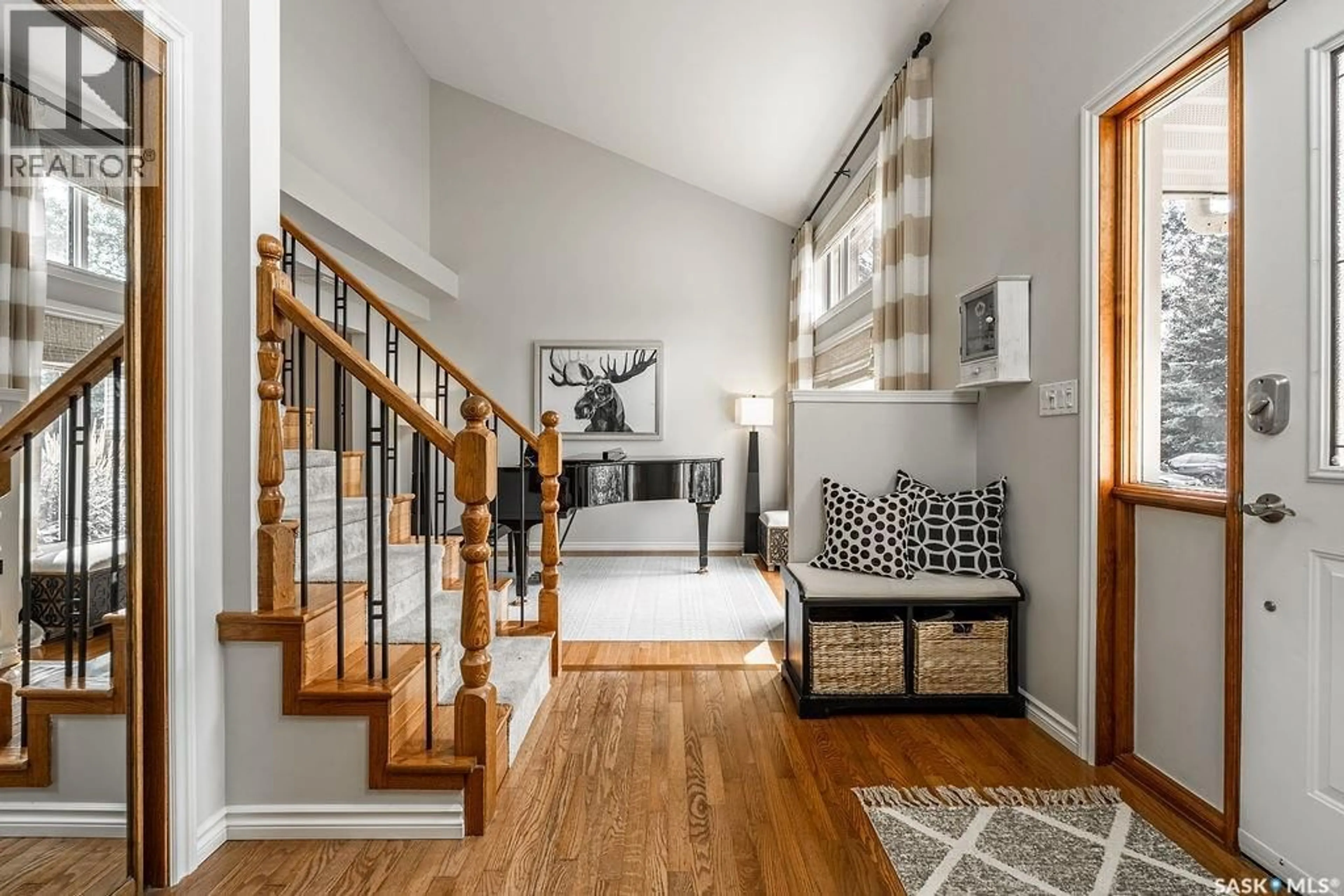 Indoor entryway for 442 BRABANT TERRACE, Saskatoon Saskatchewan S7J4Z2
