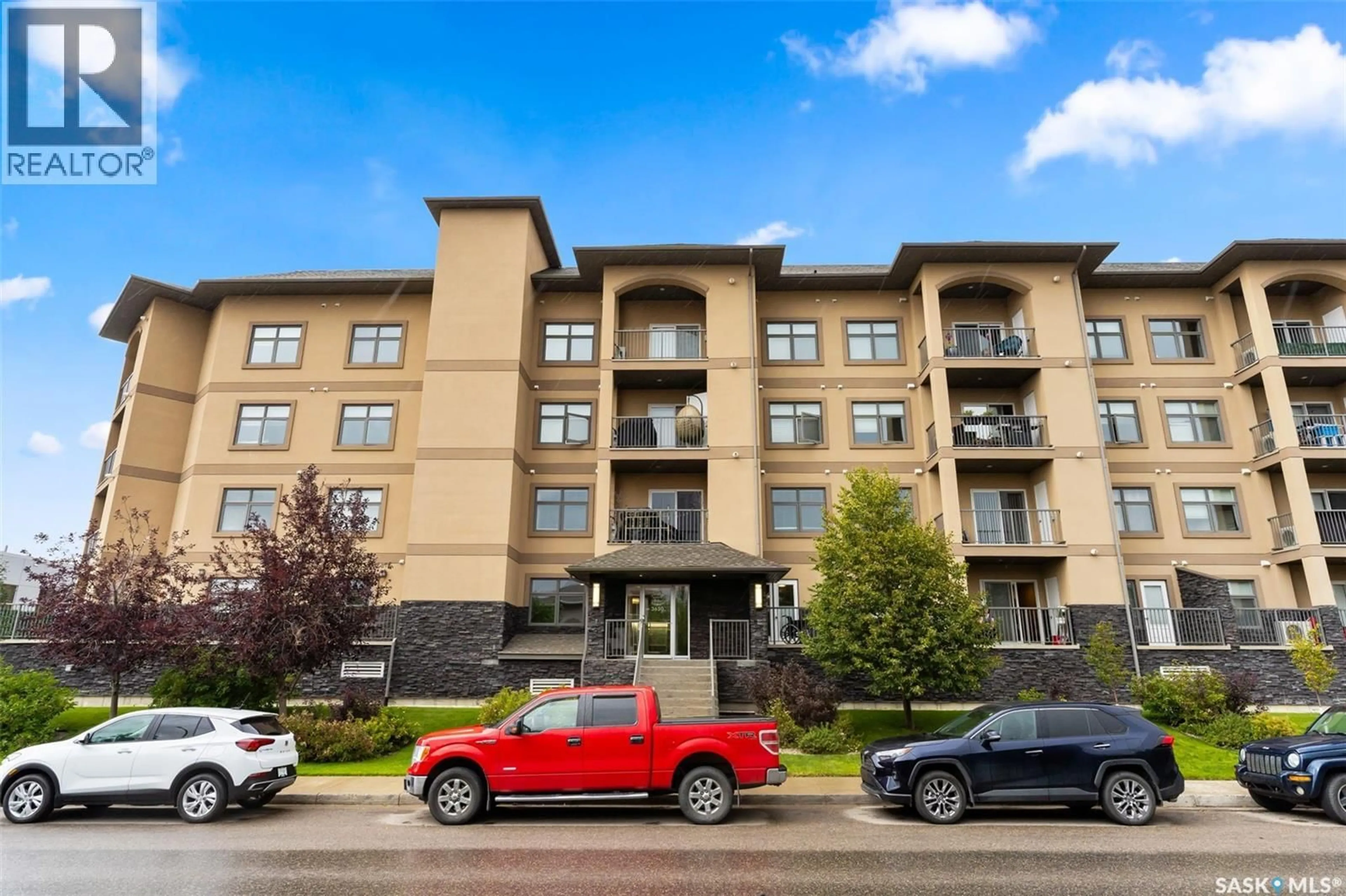 Patio, building for 3630 E - 314 HAUGHTON ROAD, Regina Saskatchewan S4V1P1