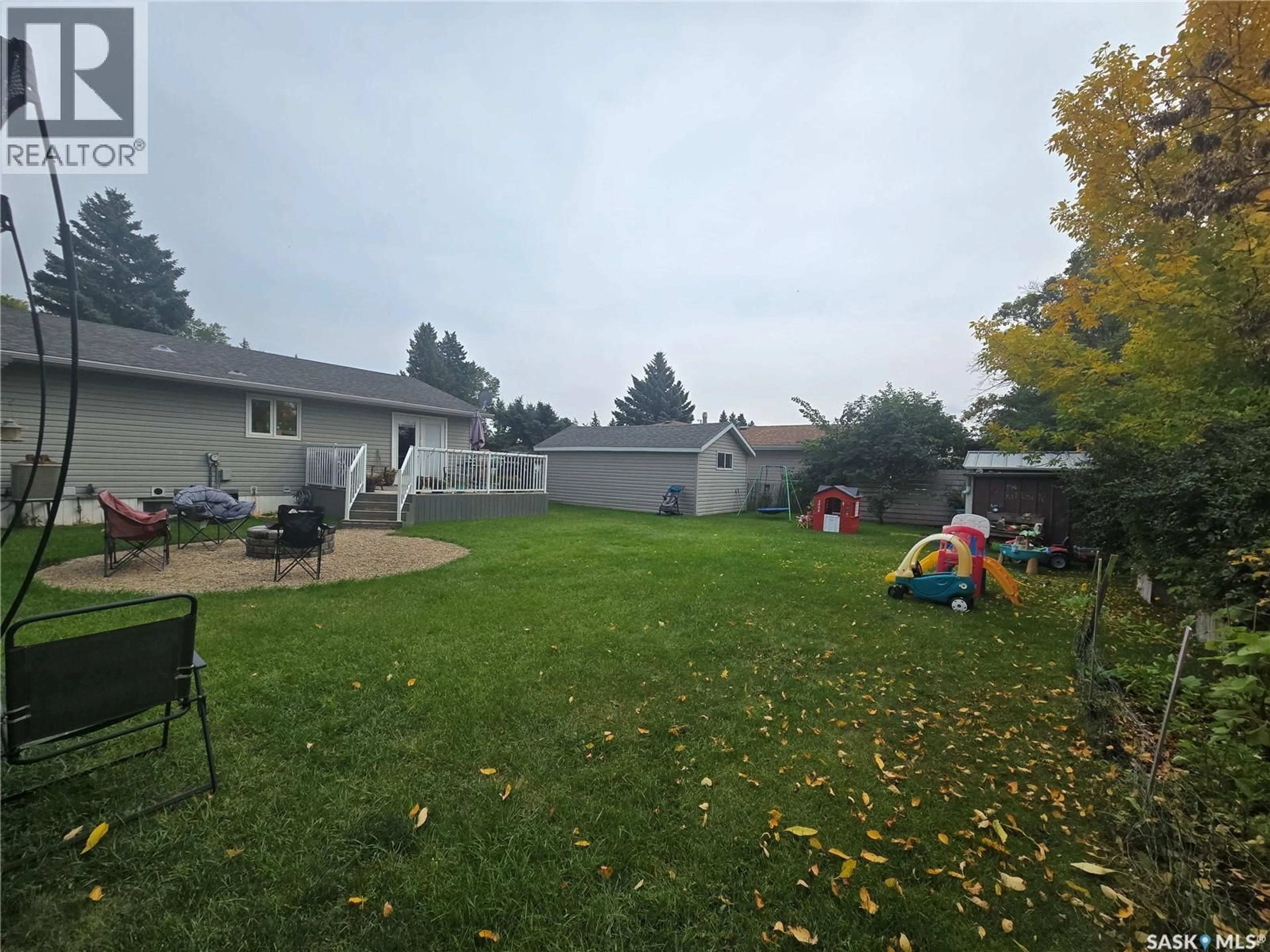 Patio, unknown for 320 RUSSELL STREET, Stoughton Saskatchewan S0G4T0