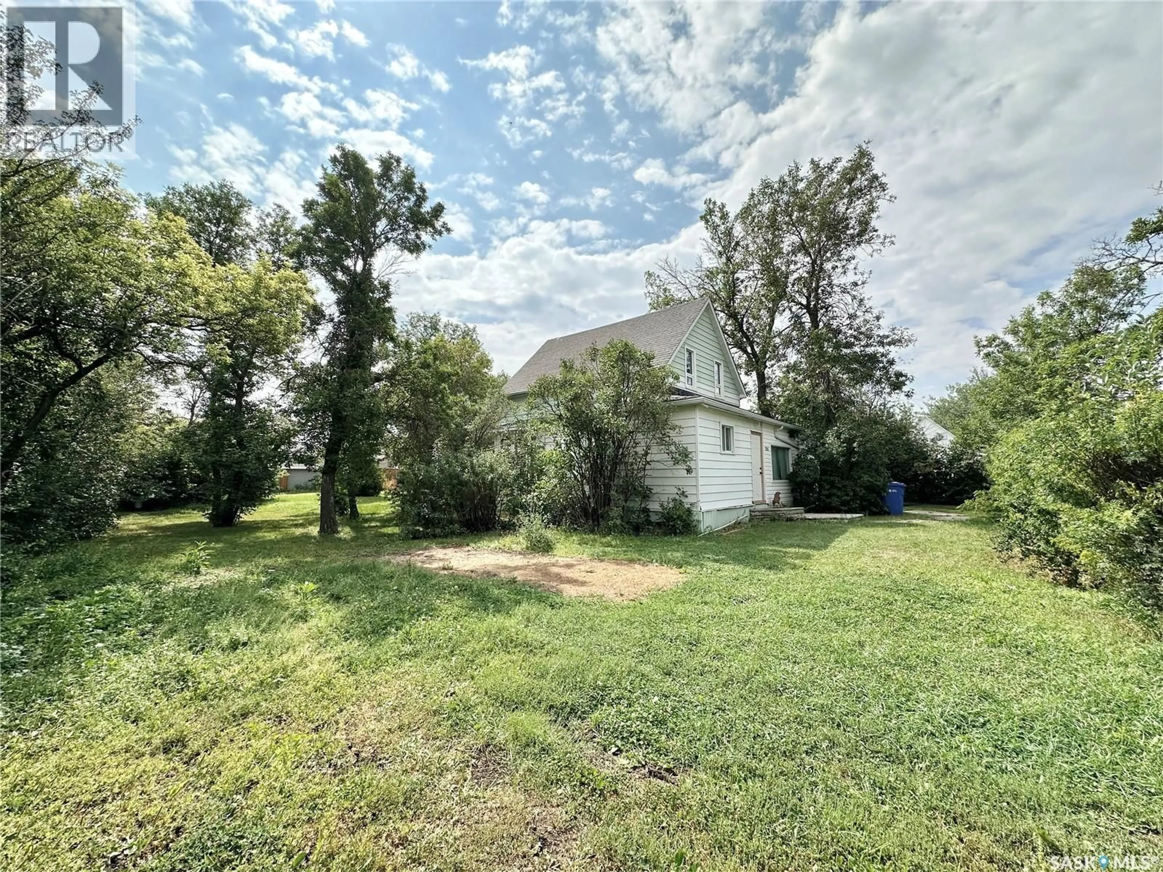 A pic from outside/outdoor area/front of a property/back of a property/a pic from drone, building for 220 SOURIS STREET, Milestone Saskatchewan S0G3L0