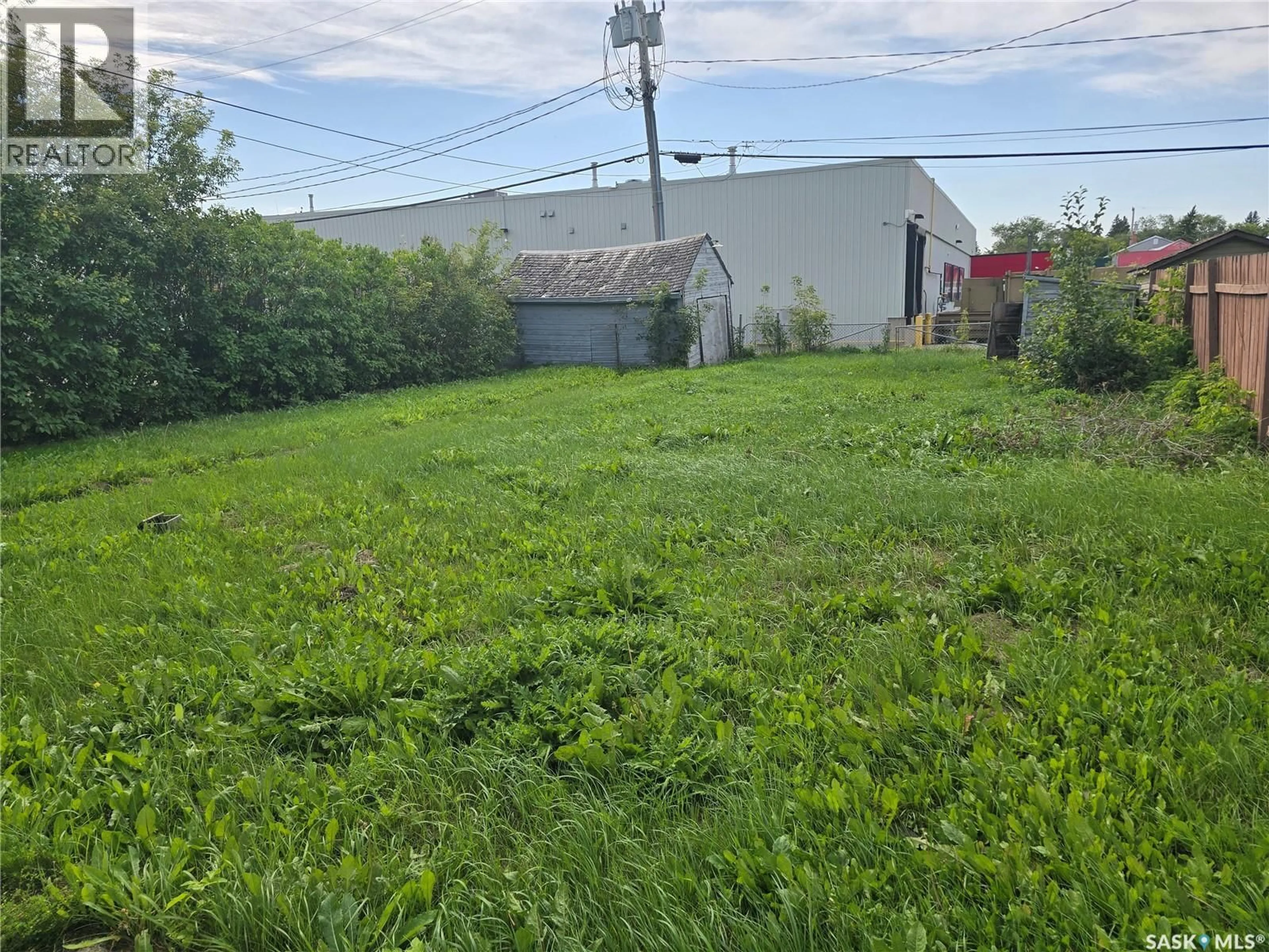 A pic from outside/outdoor area/front of a property/back of a property/a pic from drone, unknown for 117 1ST STREET, Wadena Saskatchewan S0A4J0