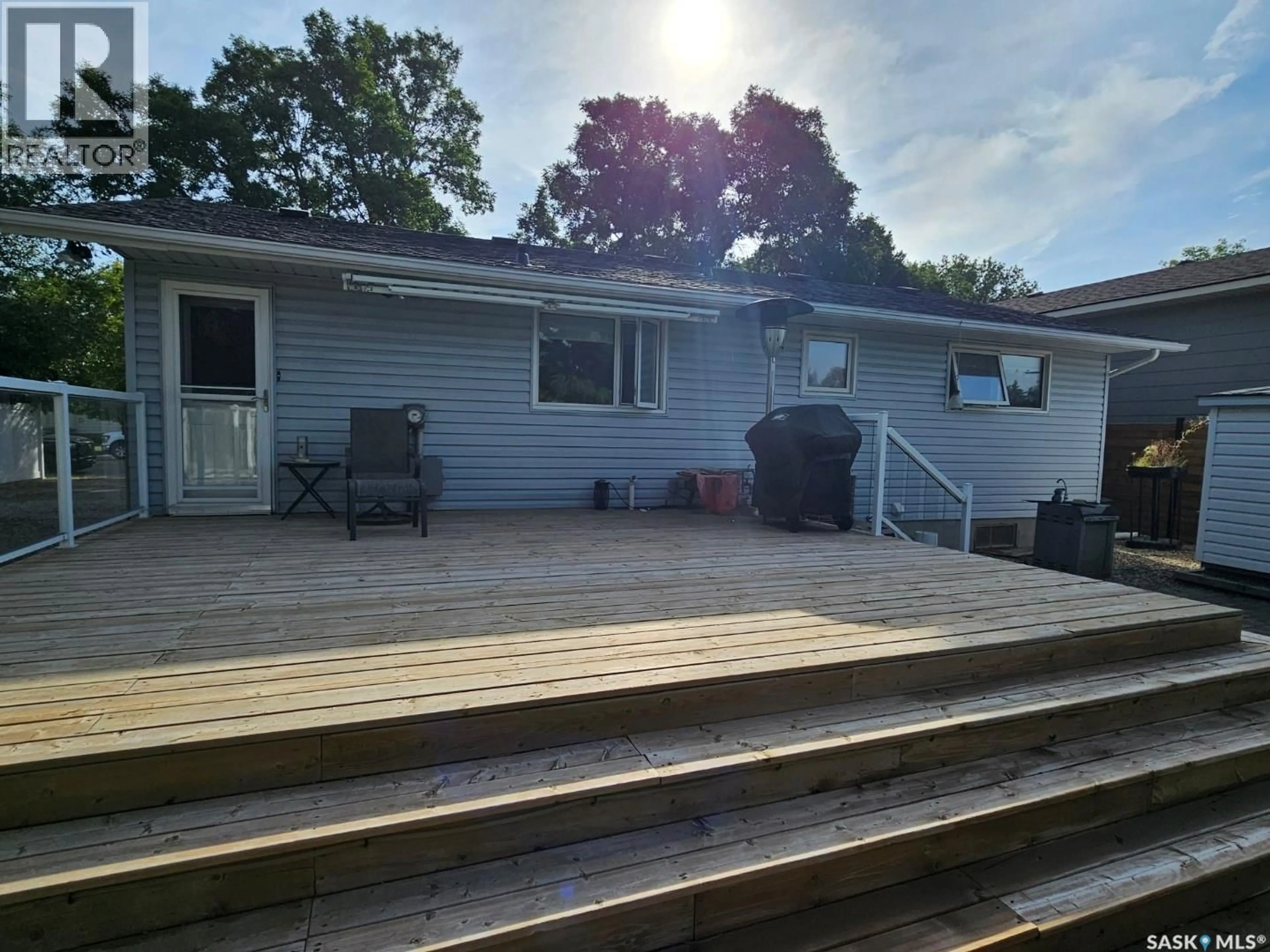Patio, unknown for 235 17TH STREET, Weyburn Saskatchewan S4H2P1