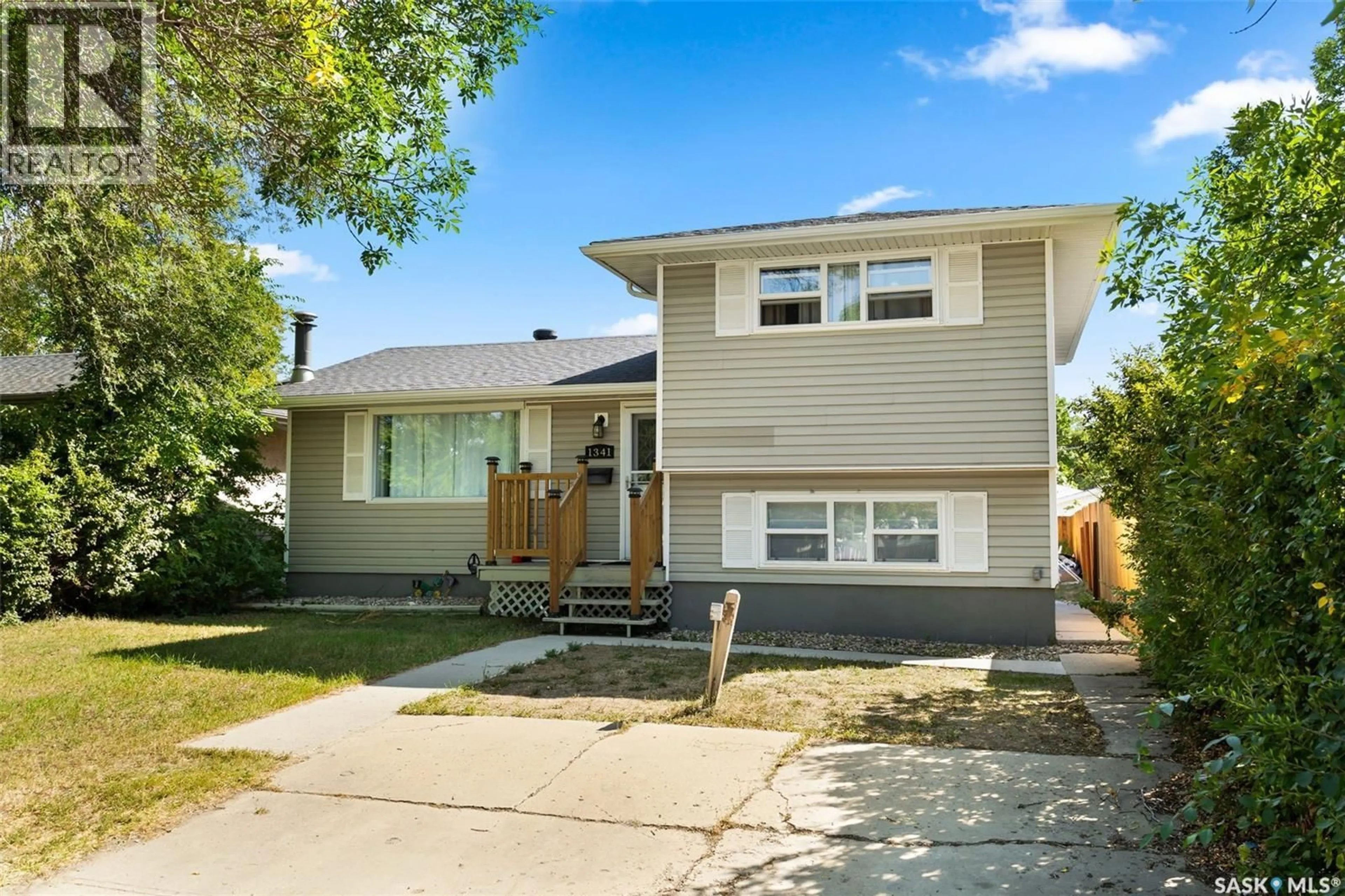 Home with vinyl exterior material, street for 1341 9TH AVENUE, Regina Saskatchewan S4R0E6