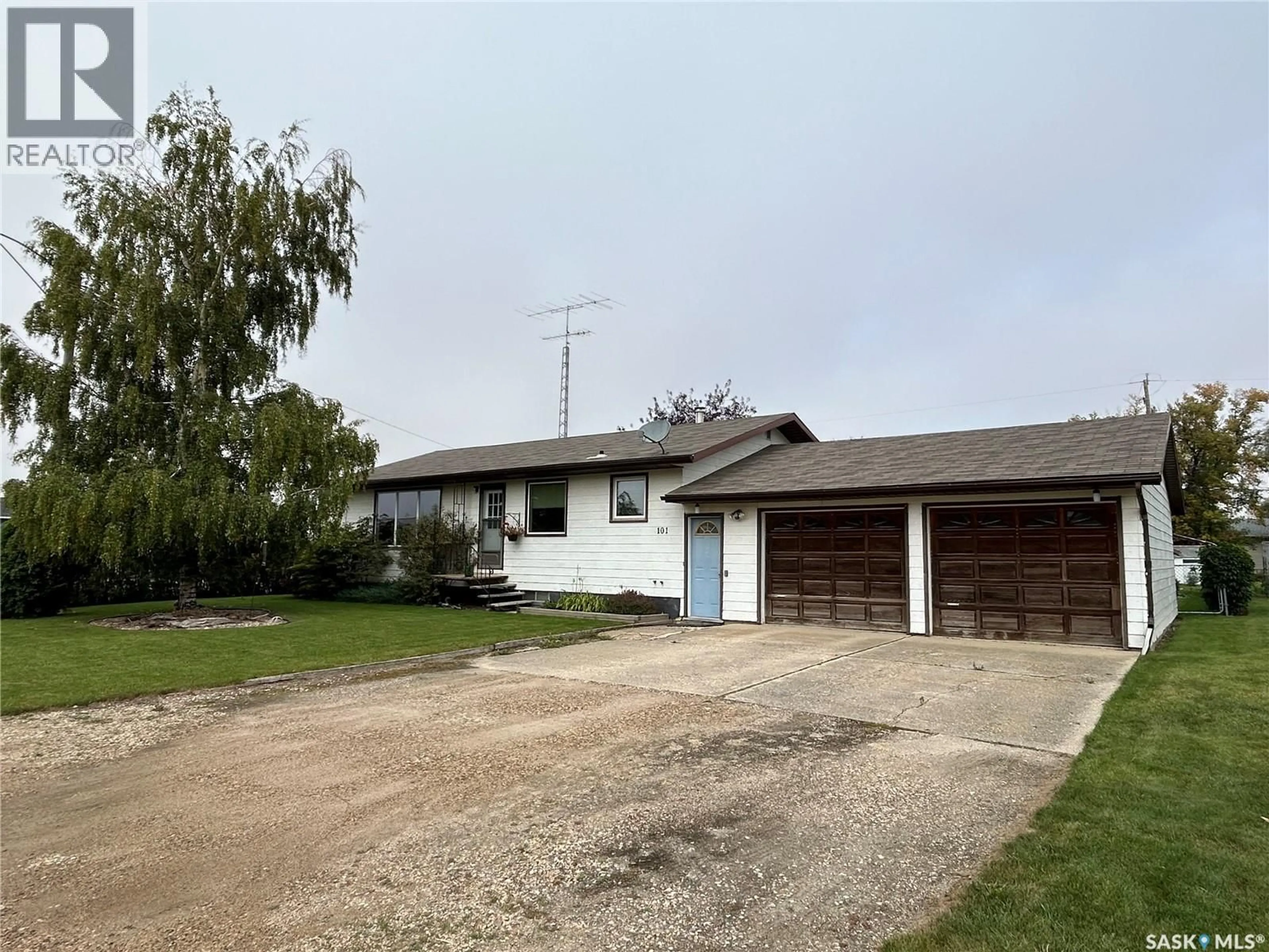 A pic from outside/outdoor area/front of a property/back of a property/a pic from drone, street for 101 PHILLIPS STREET, Muenster Saskatchewan S0K2Y0