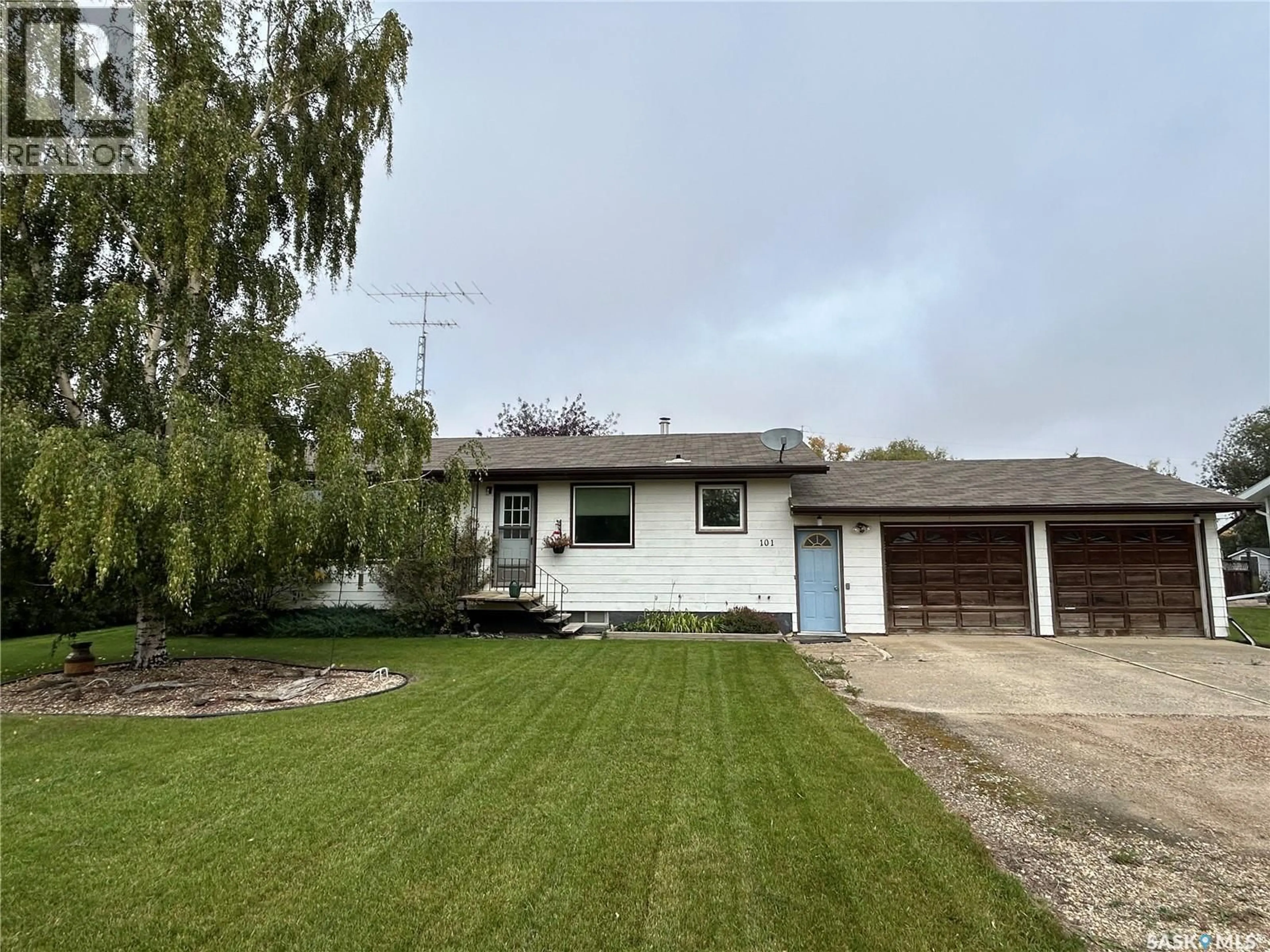 A pic from outside/outdoor area/front of a property/back of a property/a pic from drone, street for 101 PHILLIPS STREET, Muenster Saskatchewan S0K2Y0