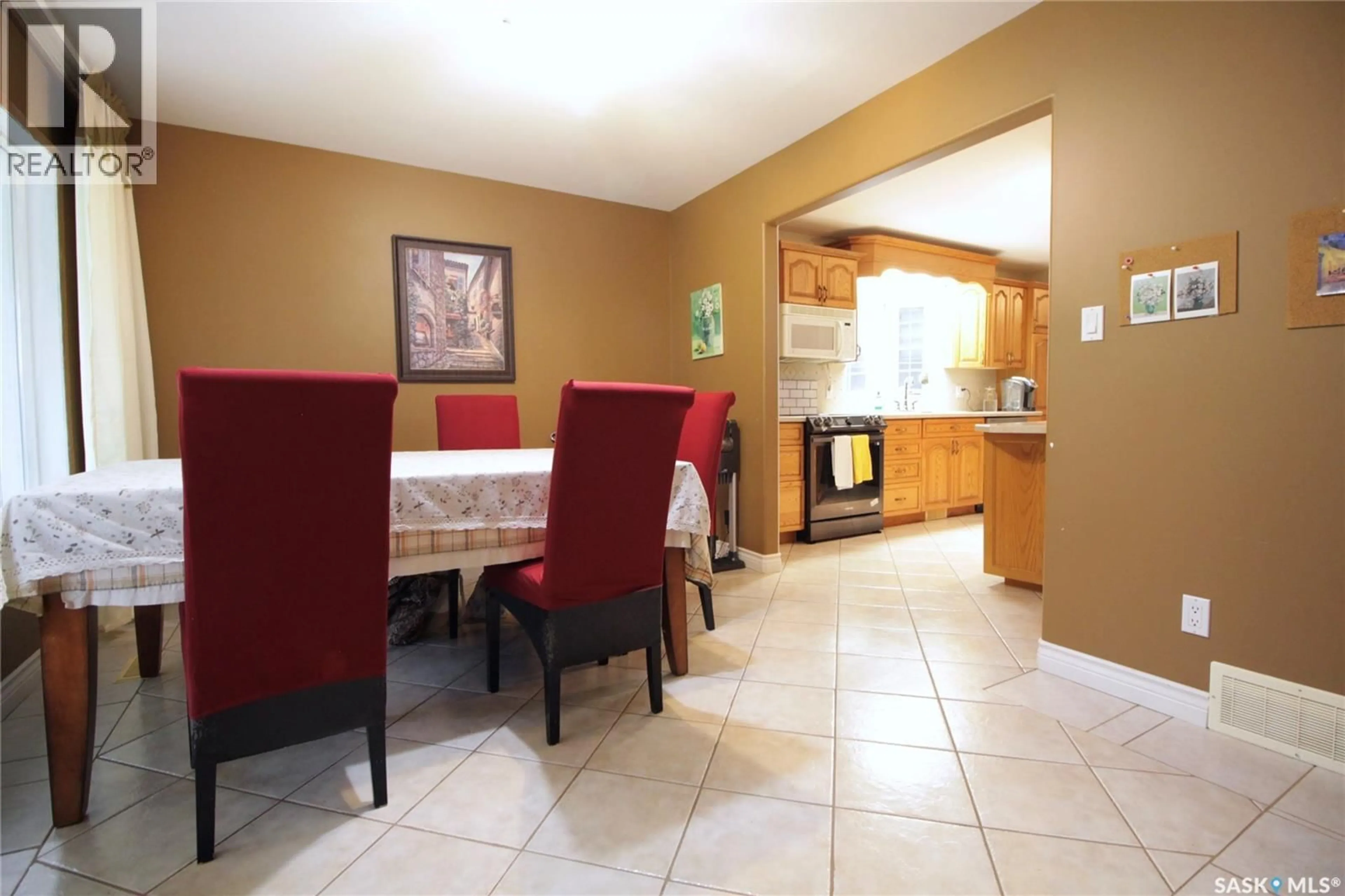 Dining room, ceramic/tile floor for 1516 BROADWAY AVENUE, Moosomin Saskatchewan S0G3N0