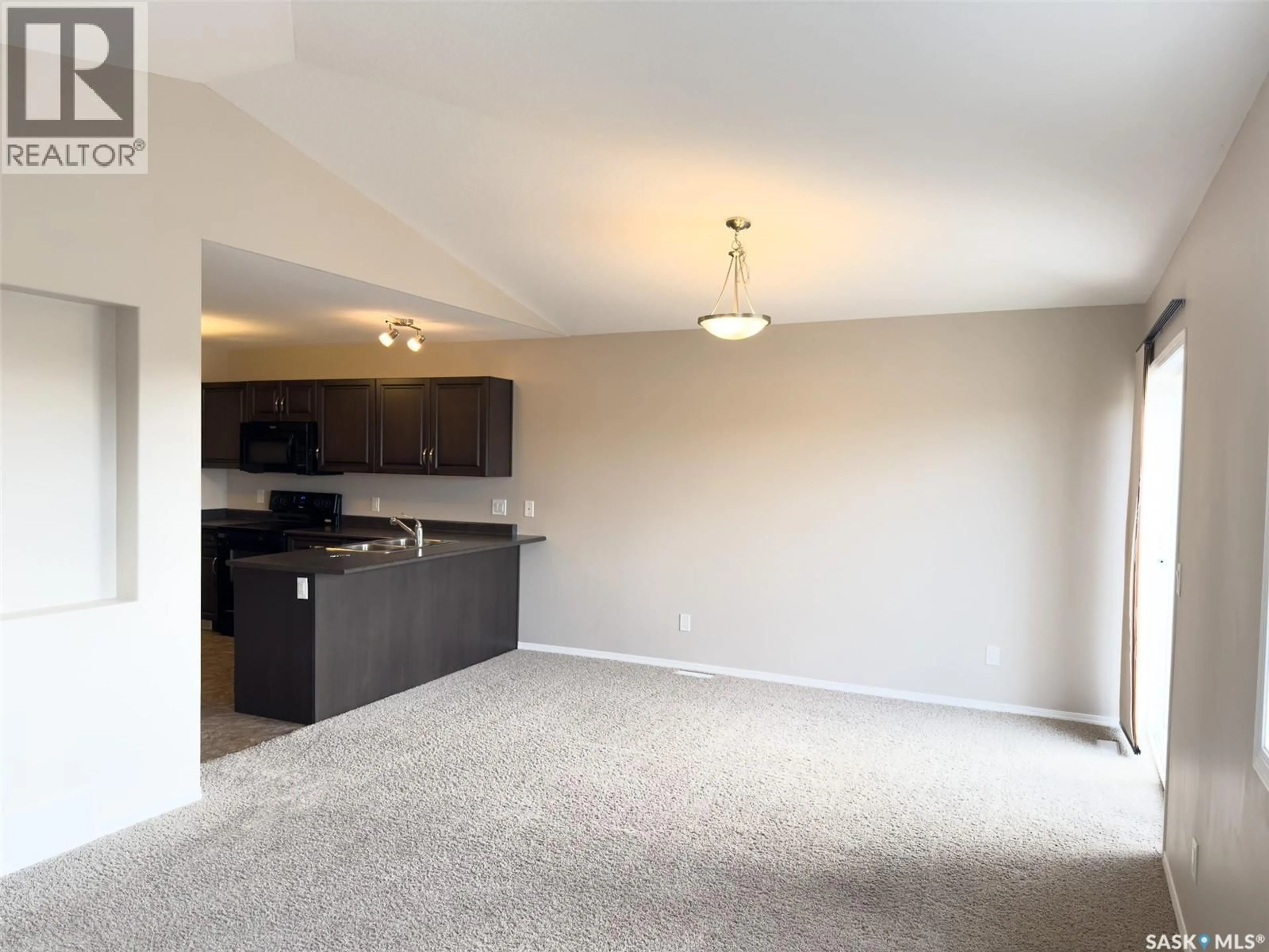 A pic of a room for 100 - 329 CHAPARRAL BOULEVARD, Martensville Saskatchewan S0K0A2