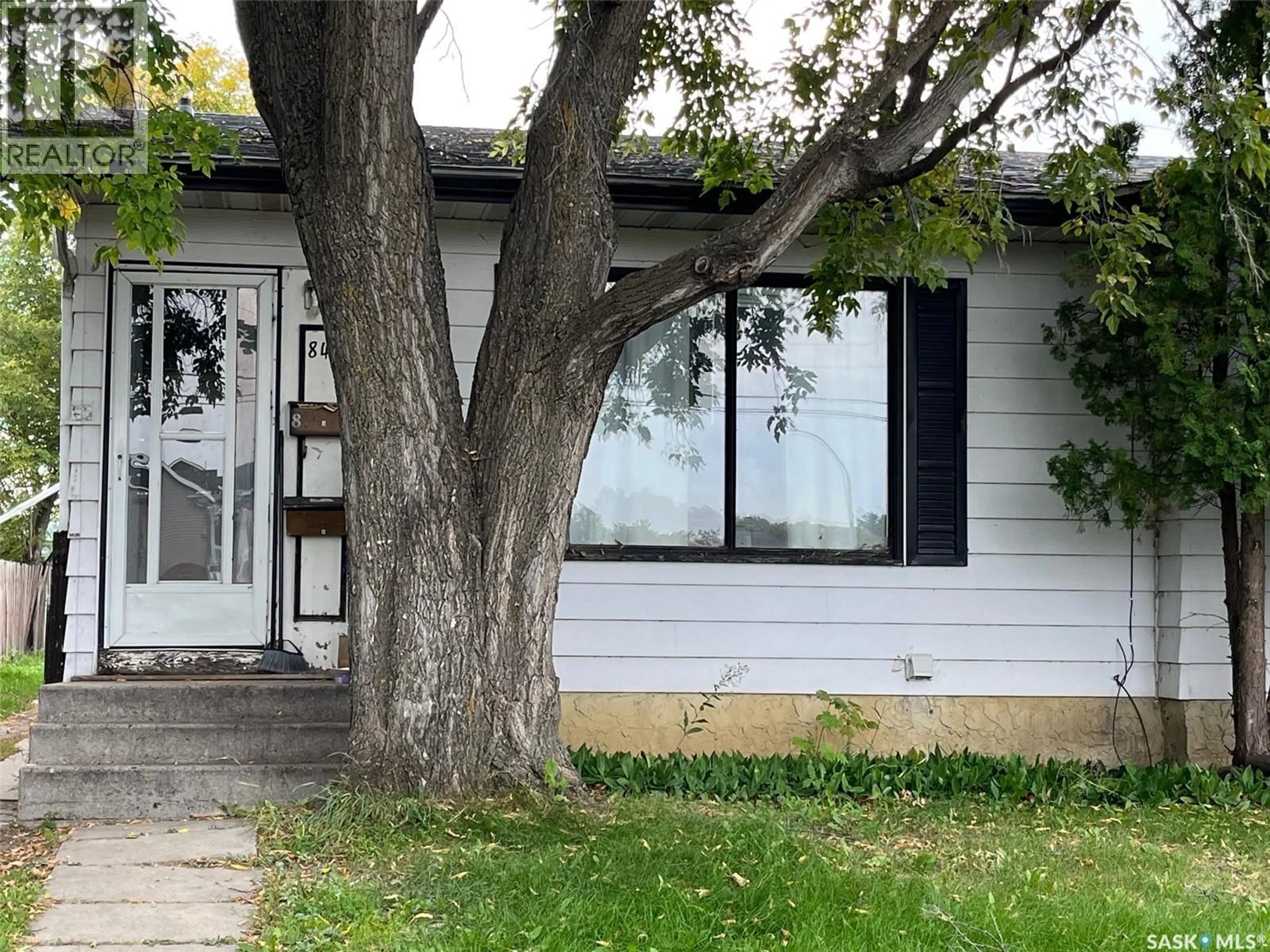 Home with vinyl exterior material, street for 843 7TH STREET E, Prince Albert Saskatchewan S6V6T3