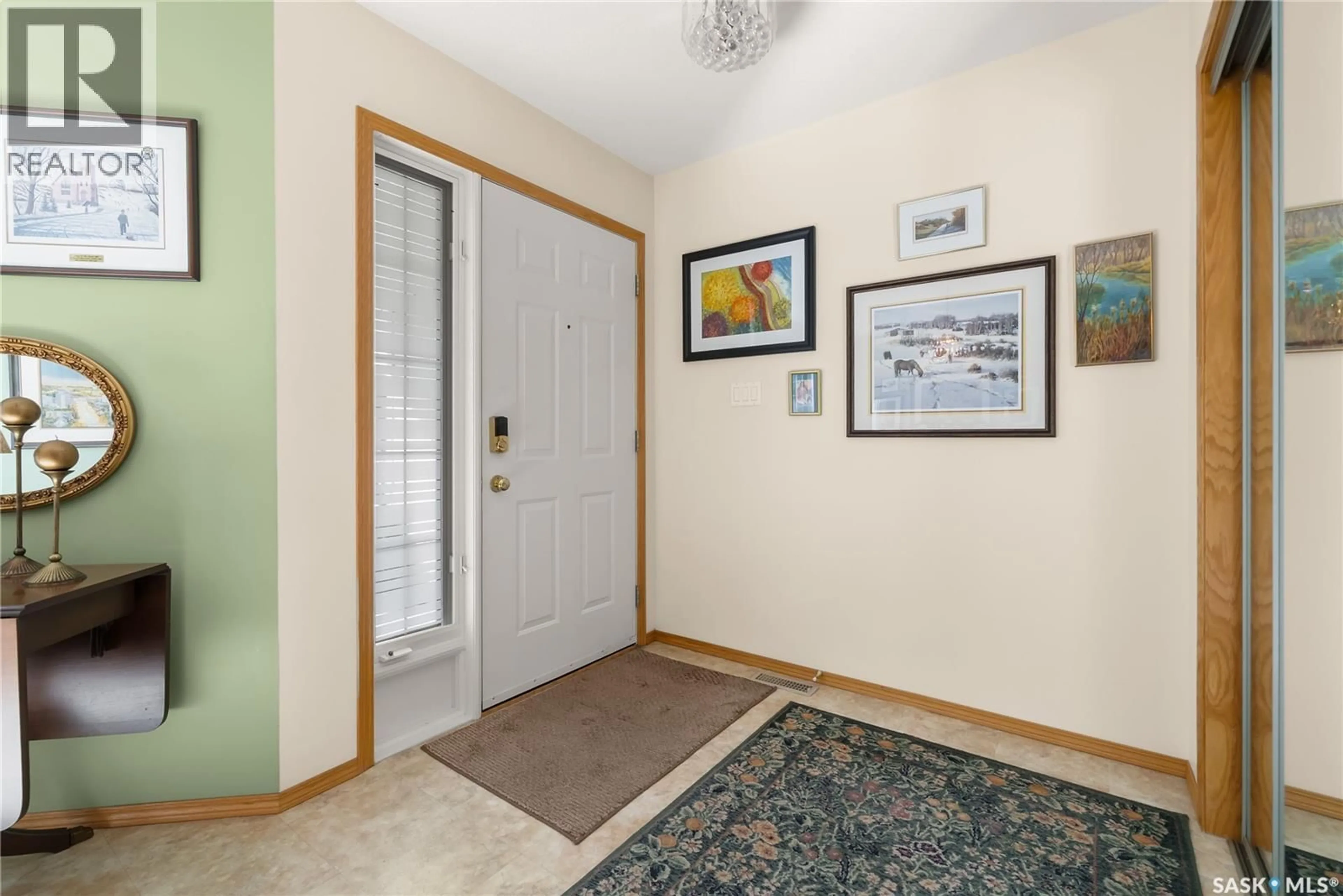 Indoor entryway for 3744 QUEENS GATE, Regina Saskatchewan S4S7J1