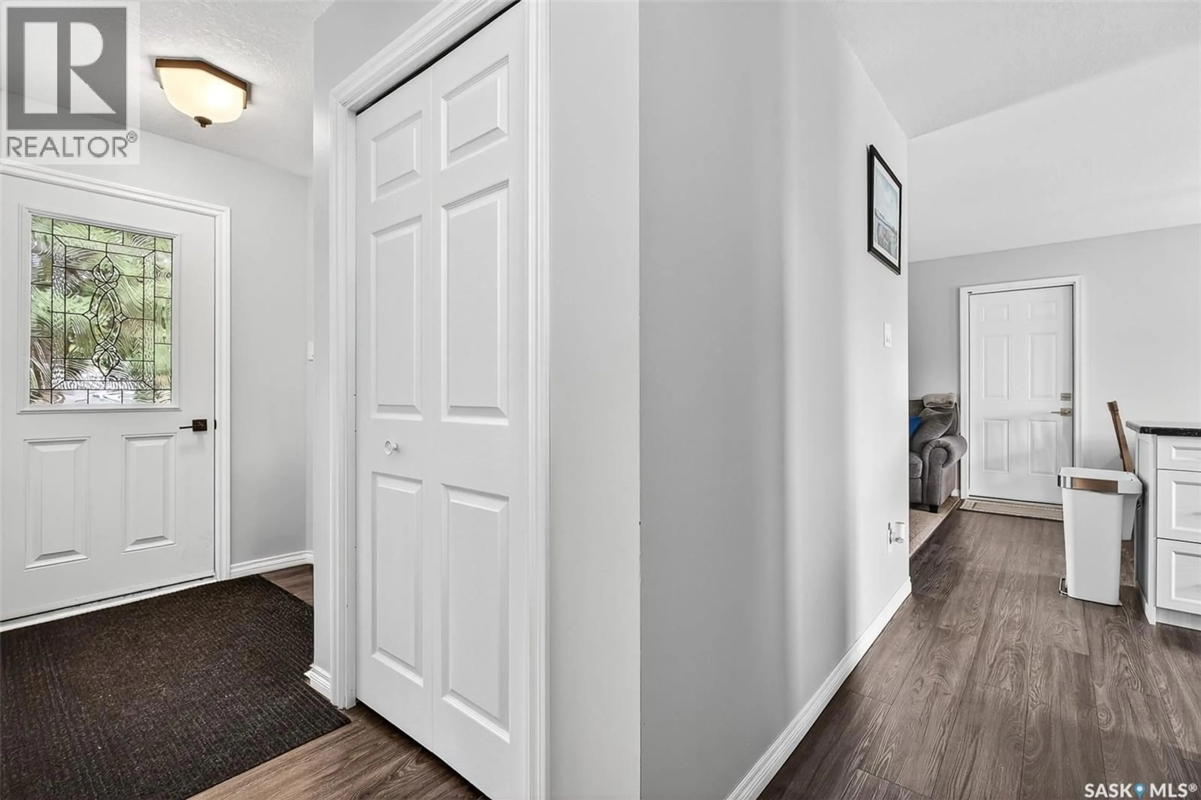 Indoor entryway for 1039 HOCHELAGA STREET, Moose Jaw Saskatchewan S6H2J1