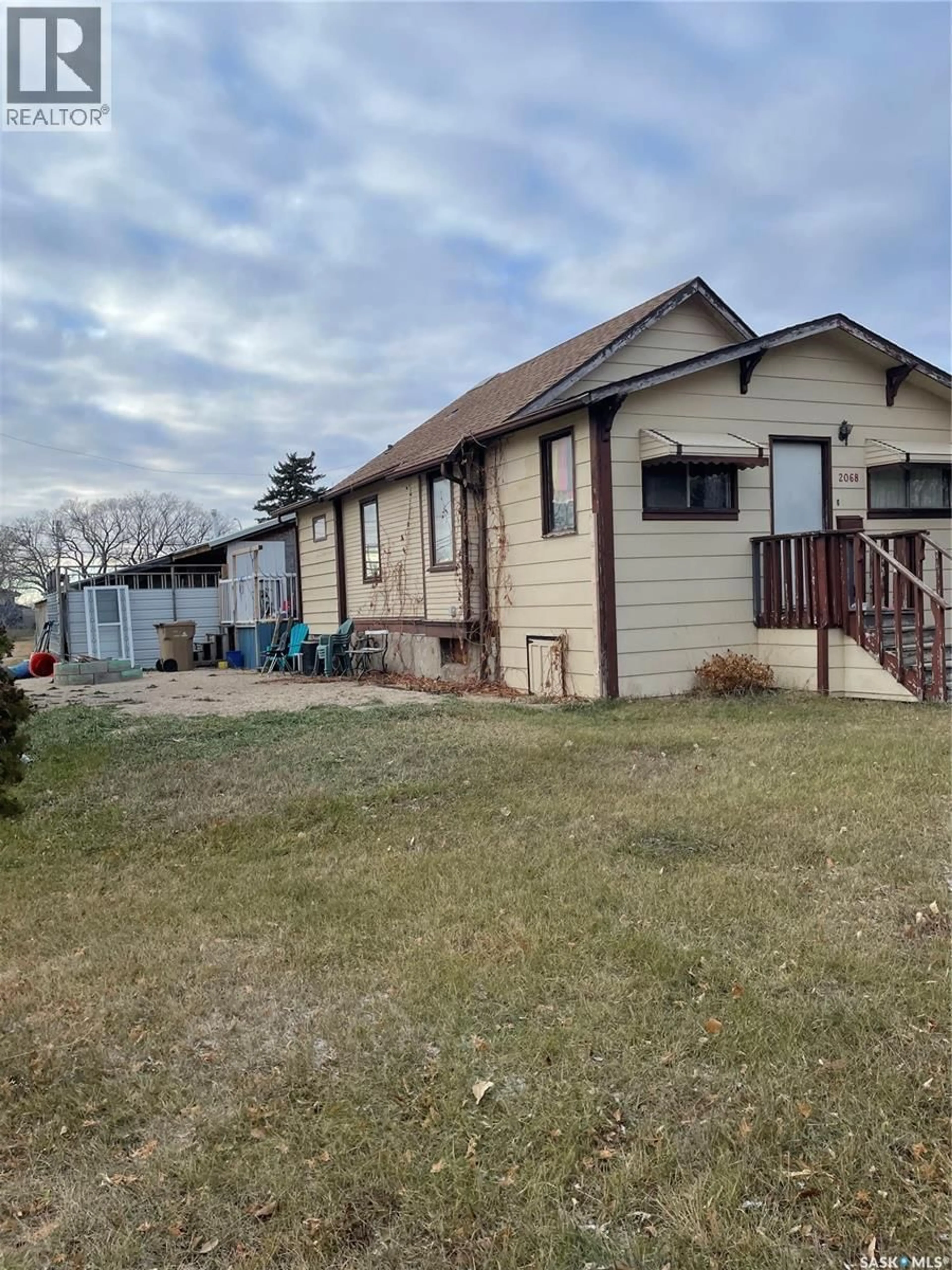A pic from outside/outdoor area/front of a property/back of a property/a pic from drone, building for 2068 CONNAUGHT STREET, Regina Saskatchewan S4T4T7
