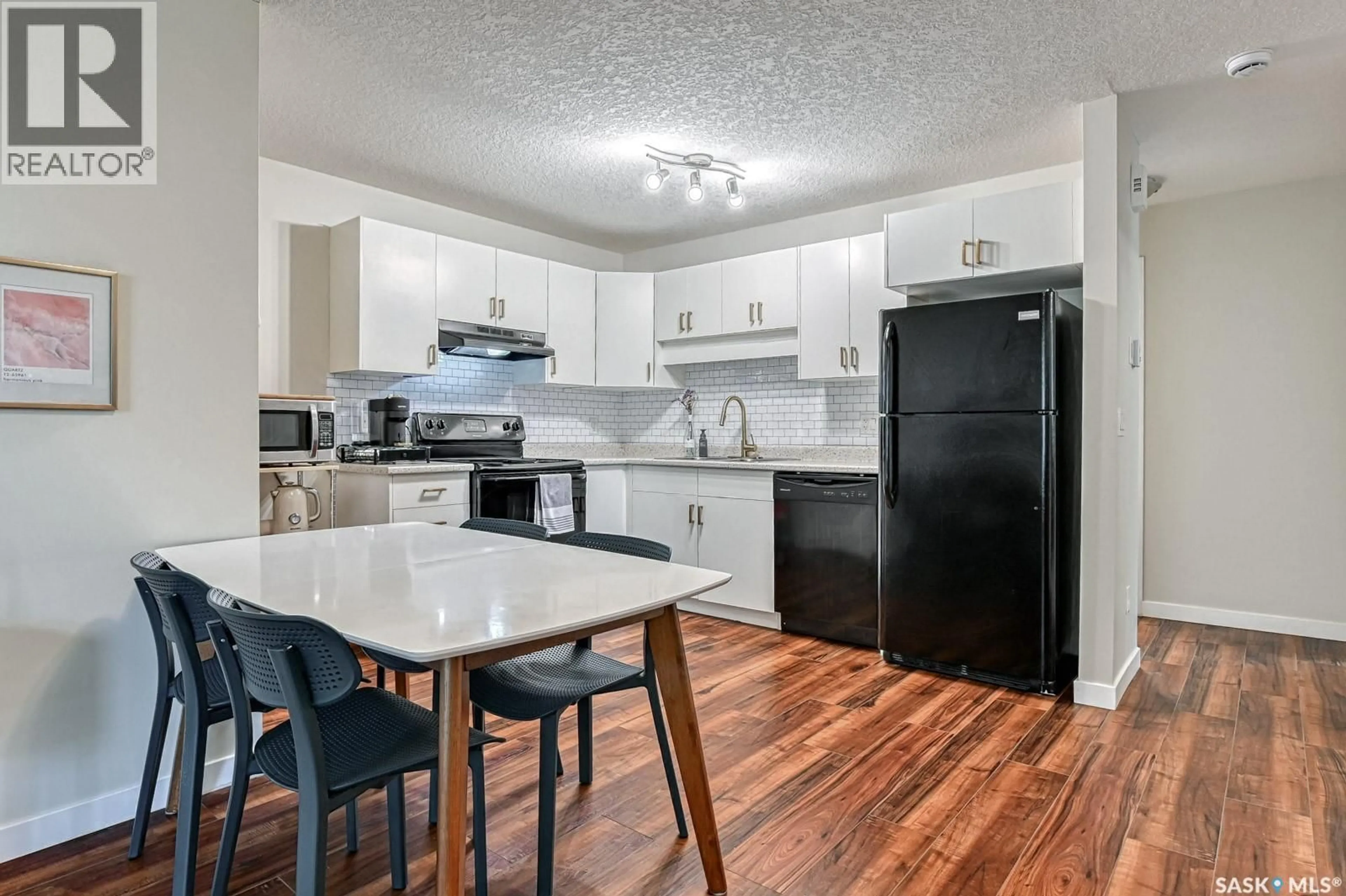 Standard kitchen, unknown for 93 - 5525 BLAKE CRESCENT, Regina Saskatchewan S4X0J1