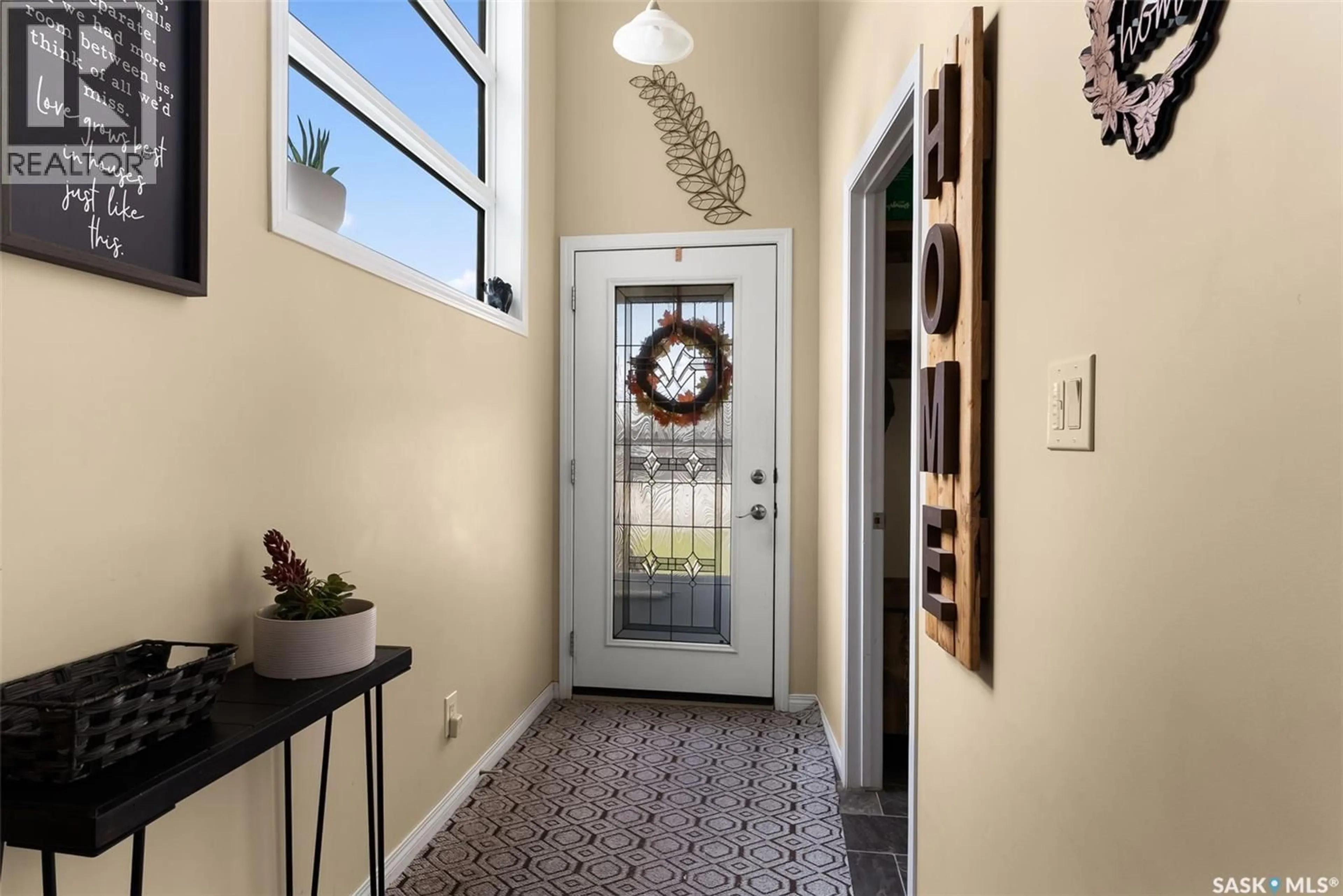 Indoor entryway for 2 41 QU'APPELLE CRESCENT, Balgonie Saskatchewan S0G0E0