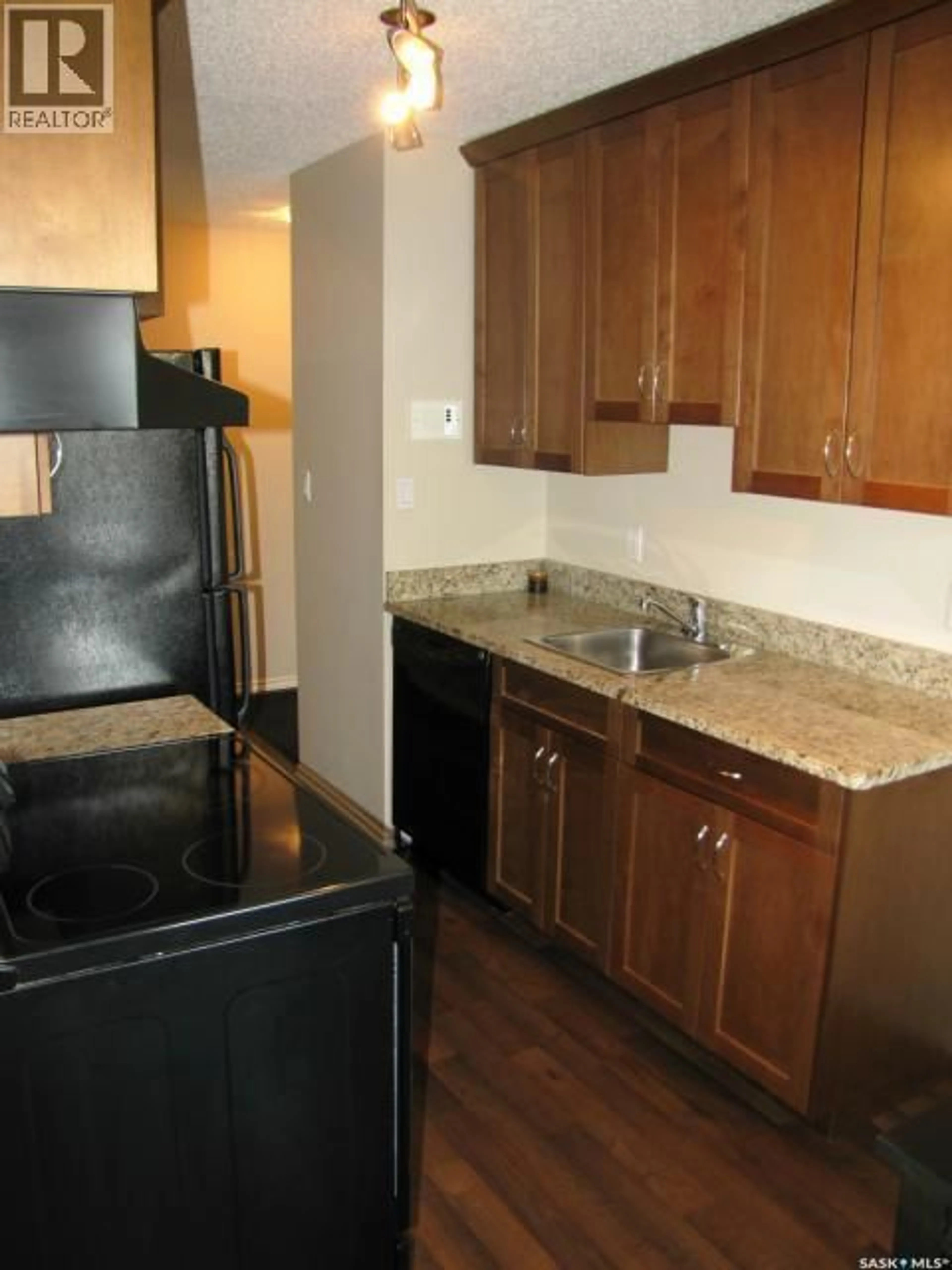 Standard kitchen, unknown for 202 - 250 PINEHOUSE PLACE, Saskatoon Saskatchewan S7K4X1