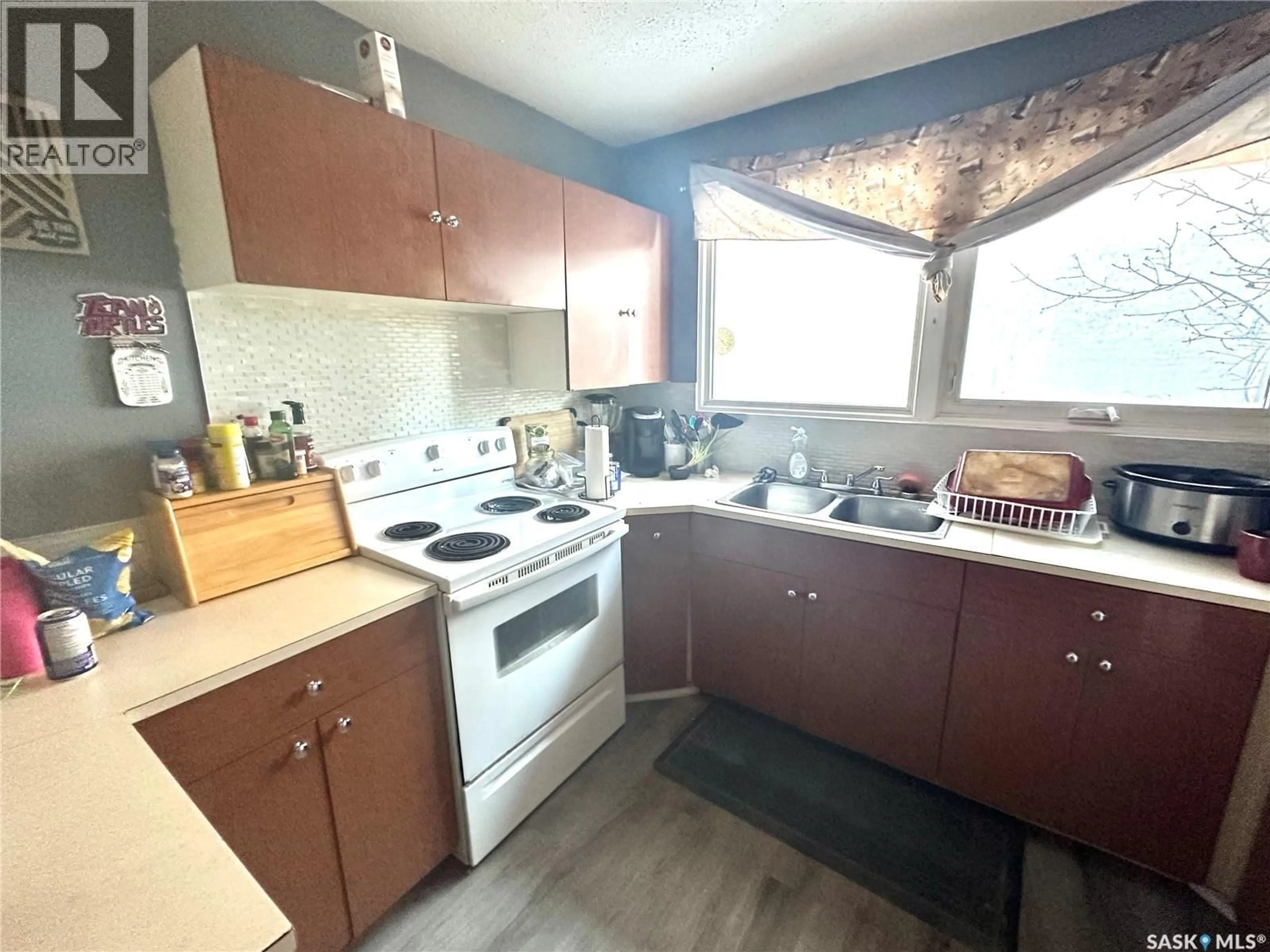 Standard kitchen, unknown for 1091 109TH STREET, North Battleford Saskatchewan S9A2E3