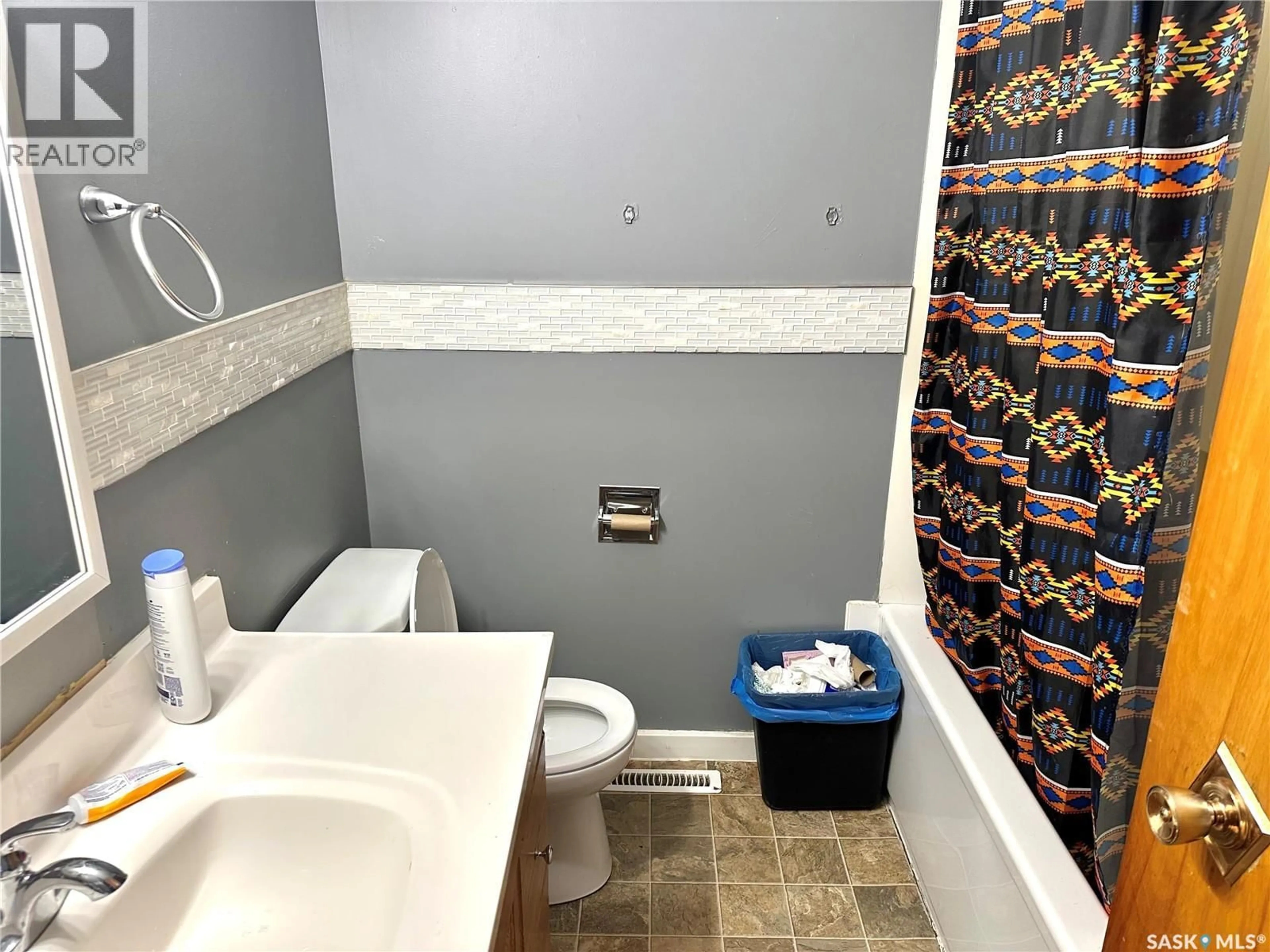 Standard bathroom, ceramic/tile floor for 1091 109TH STREET, North Battleford Saskatchewan S9A2E3