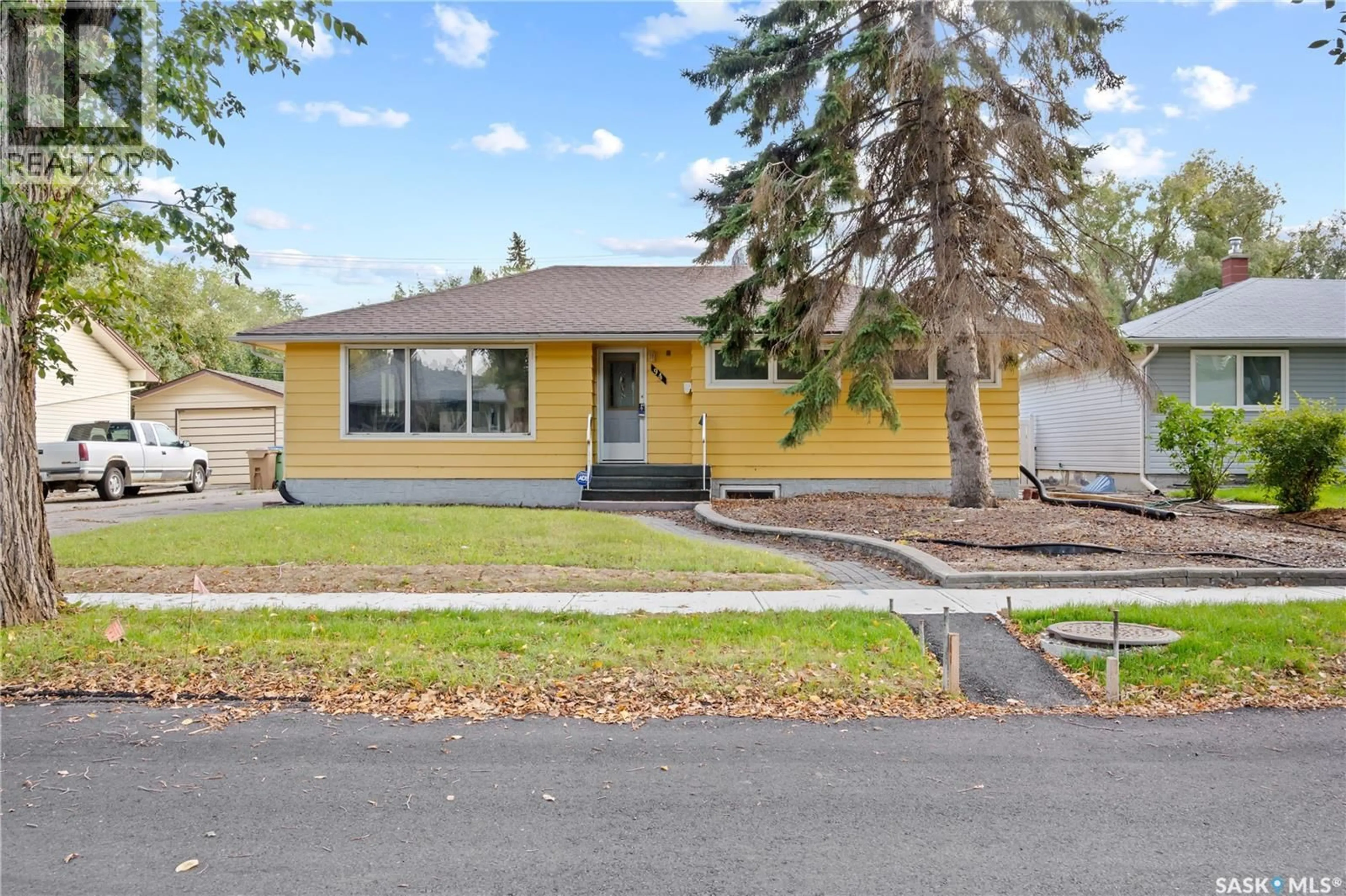 Home with vinyl exterior material, street for 94 DUNNING CRESCENT, Regina Saskatchewan S4S3W1