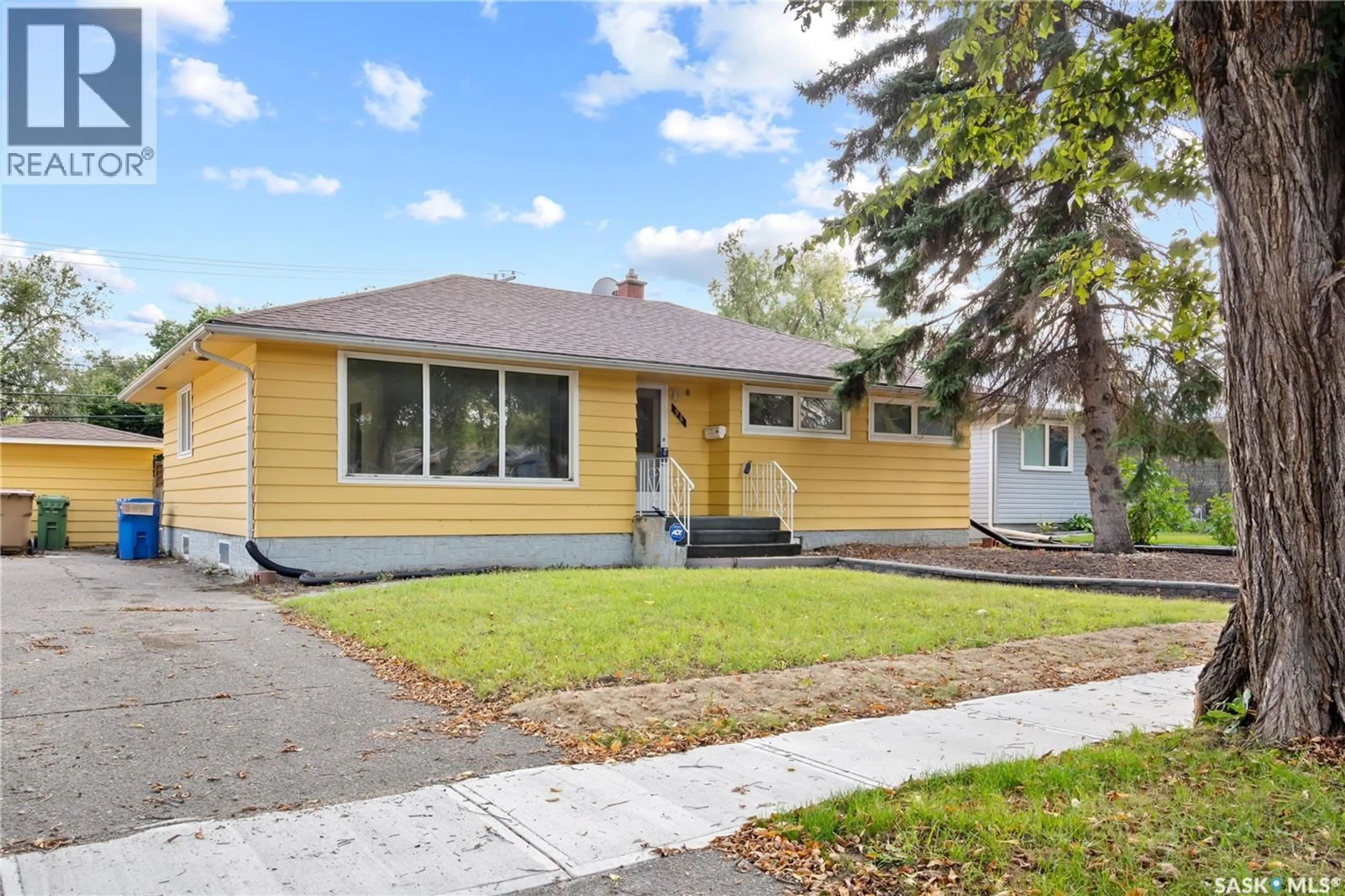 Home with vinyl exterior material, street for 94 DUNNING CRESCENT, Regina Saskatchewan S4S3W1