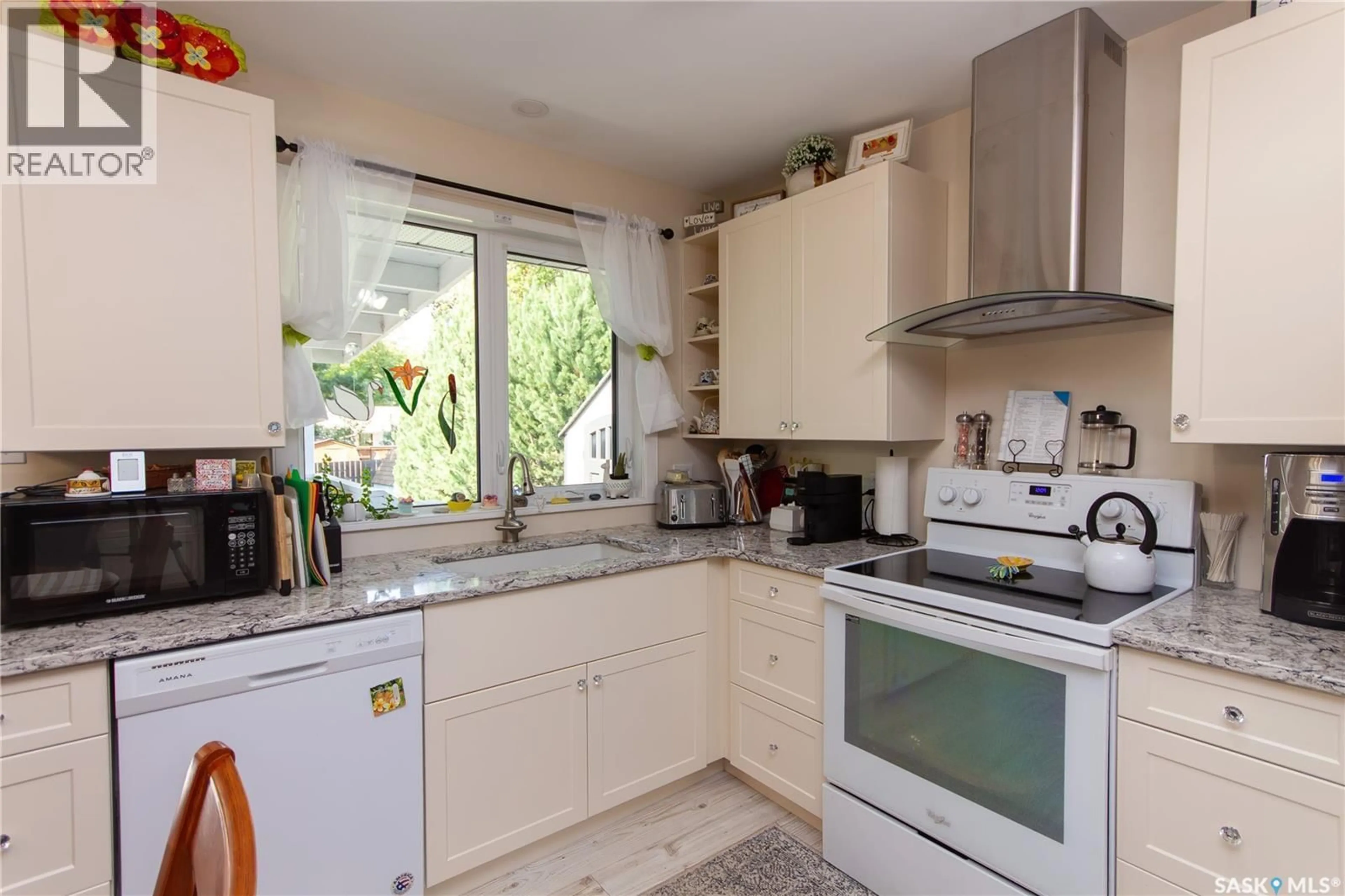 Standard kitchen, unknown for 10819 MEIGHEN CRESCENT, North Battleford Saskatchewan S9A3L2