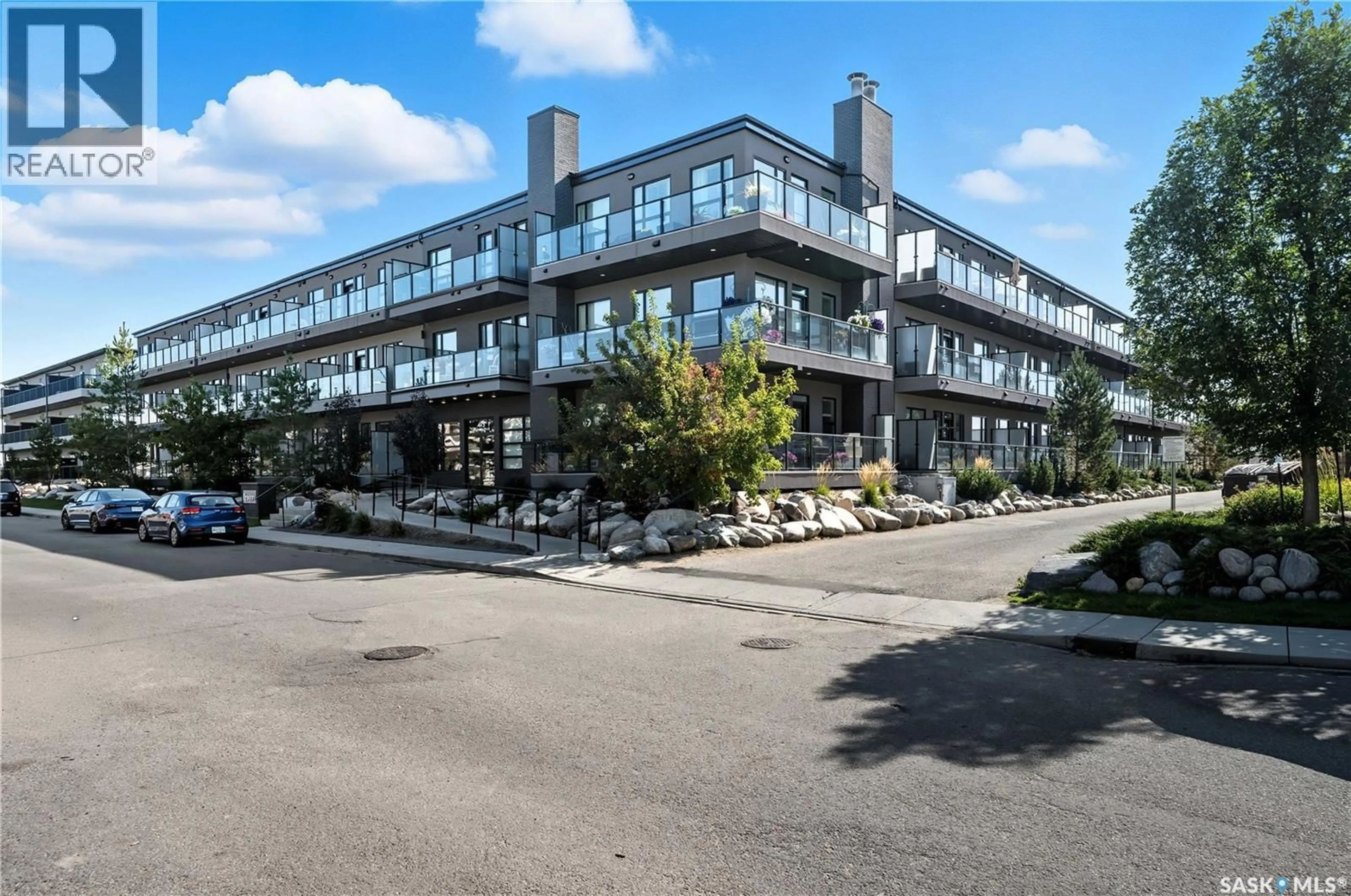 Patio, building for 415 - 218 MANINGAS BEND, Saskatoon Saskatchewan S7W0T6